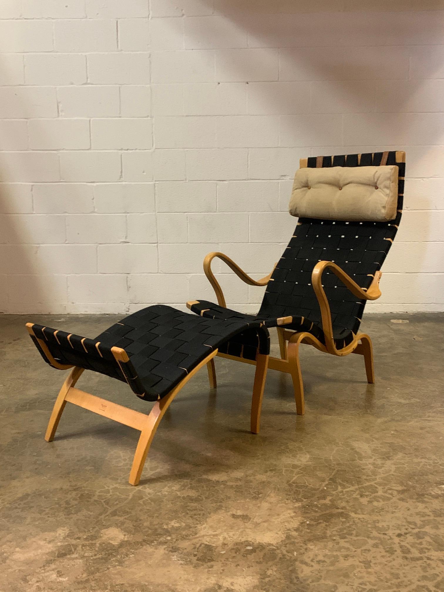 Bruno Mathsson Lounge Chair and Ottoman In Good Condition In Dallas, TX