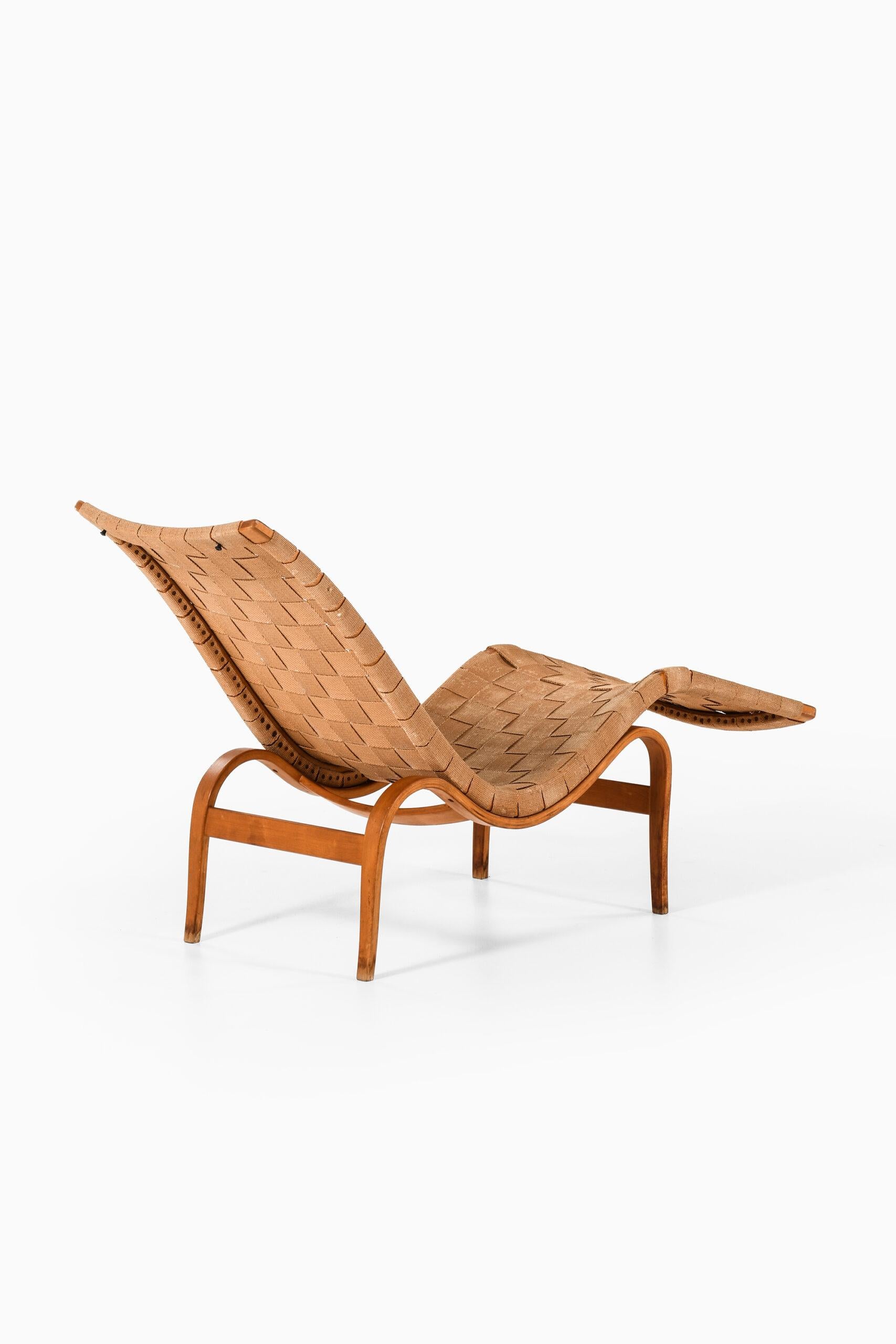 Swedish Bruno Mathsson Lounge Chair Model 36 Produced by Karl Mathsson For Sale