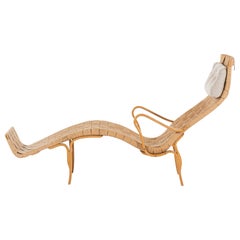 Bruno Mathsson Lounge Chair Model Pernilla 3 / T-108 by Karl Mathsson in Sweden