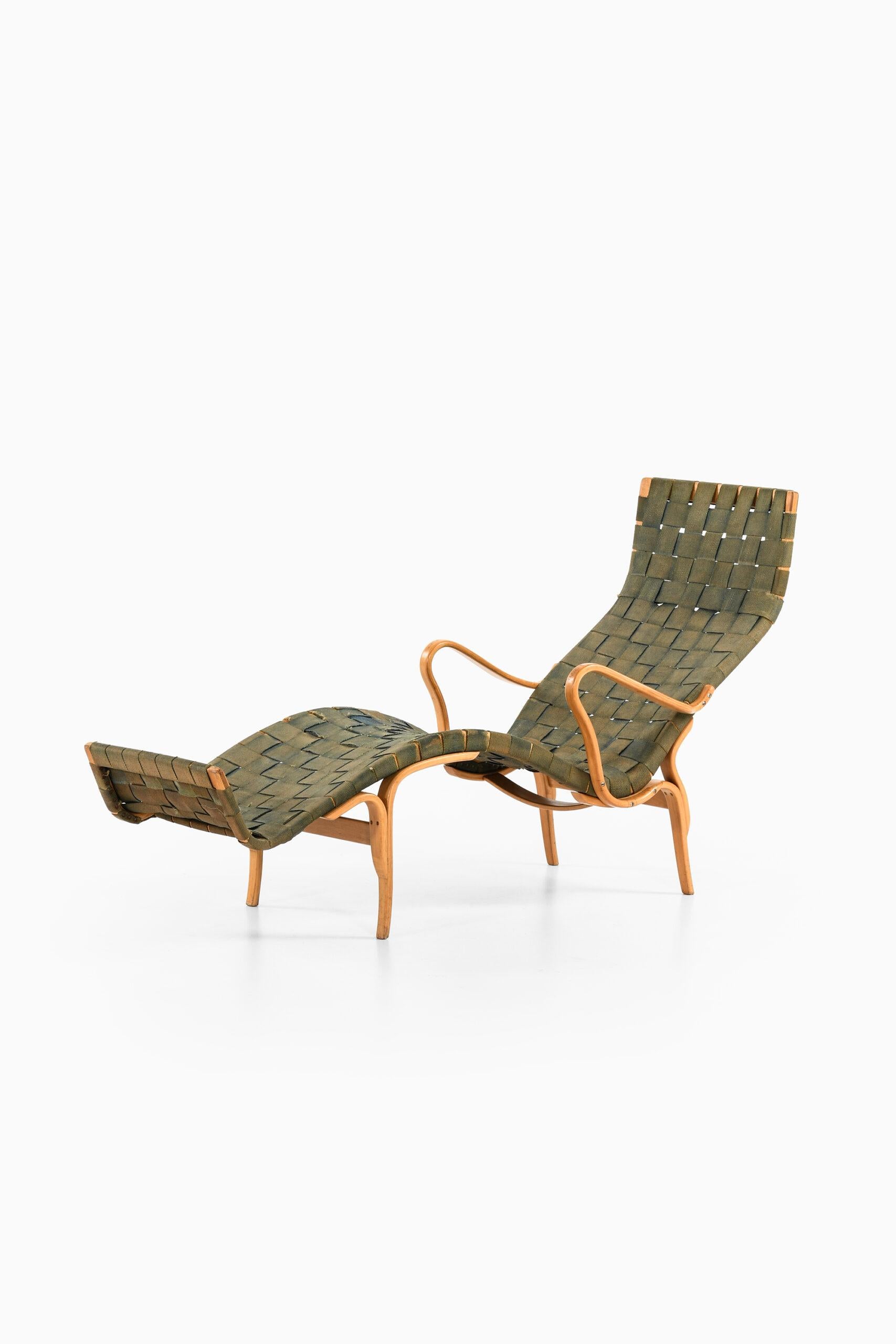 Sheepskin Bruno Mathsson Lounge Chair Model Pernilla 3 / T-108 by Karl Mathsson in Värnamo For Sale