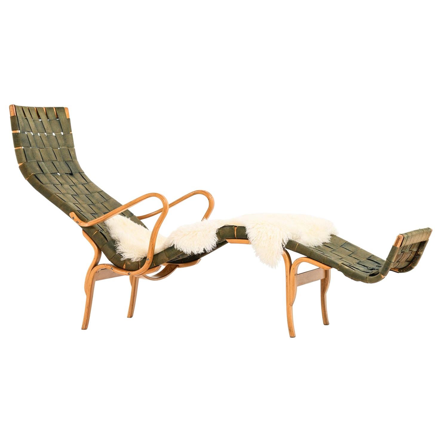 Bruno Mathsson Lounge Chair Model Pernilla 3 / T-108 by Karl Mathsson in Värnamo For Sale