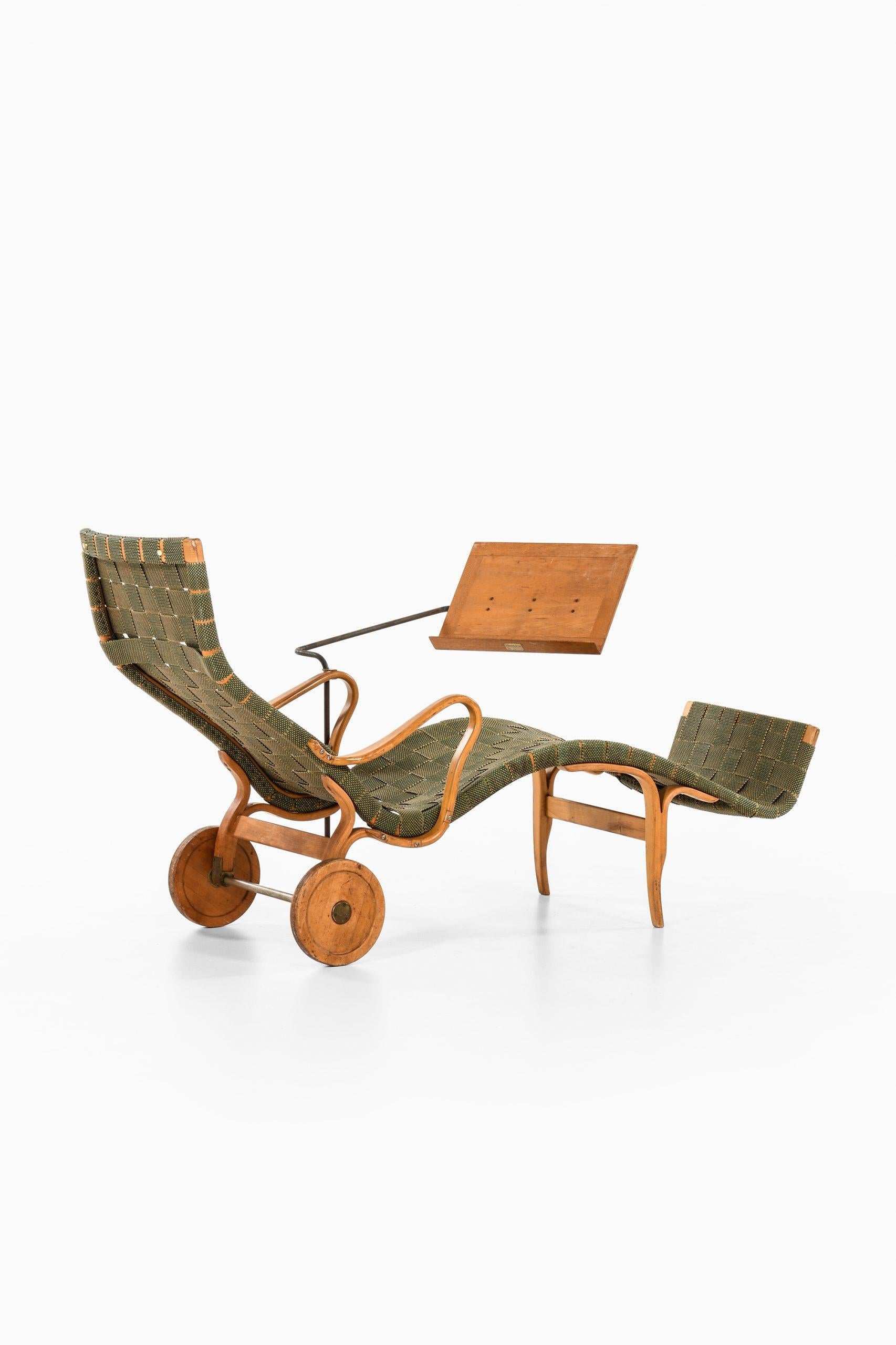 Bruno Mathsson Lounge Chair Model Pernilla Produced by Karl Mathsson in Värnamo 2