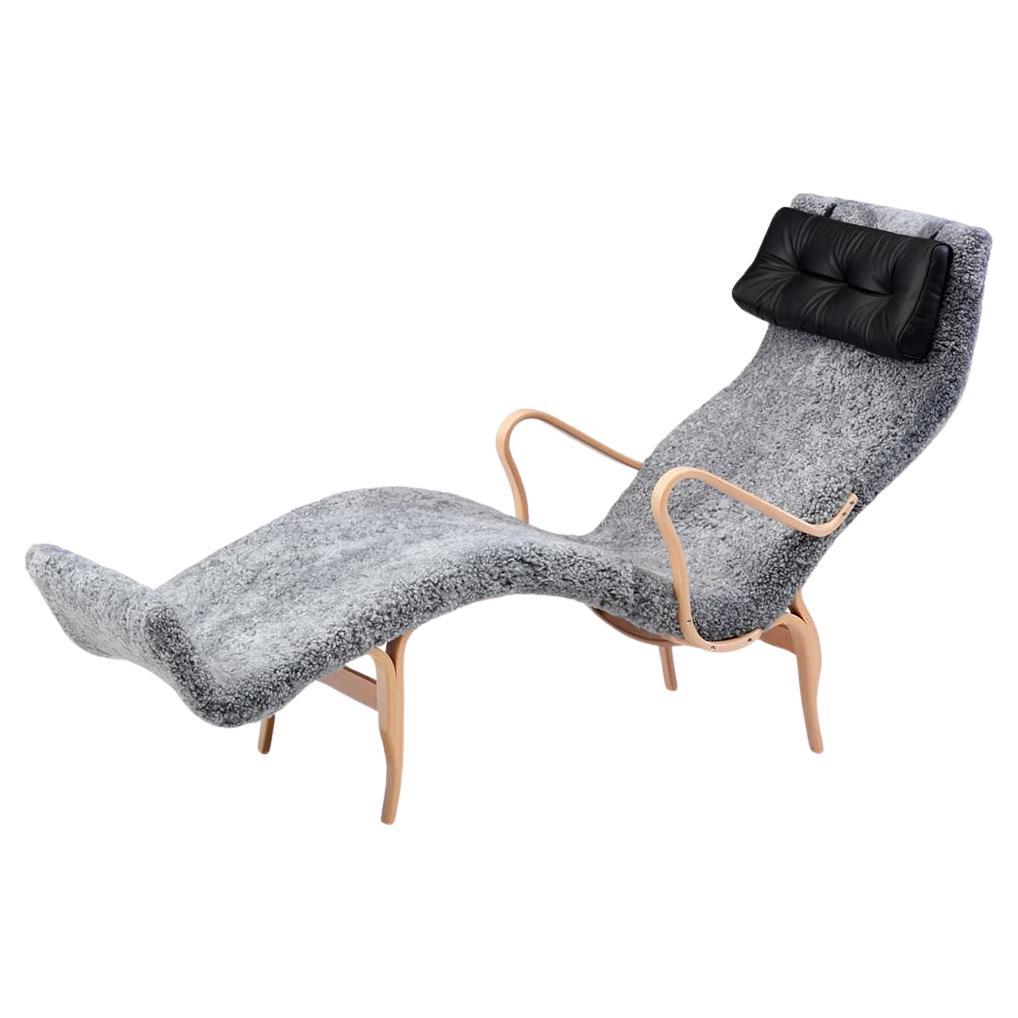Bruno Mathsson Lounge Chair "Pernilla" in Bluegrey Sheepskin