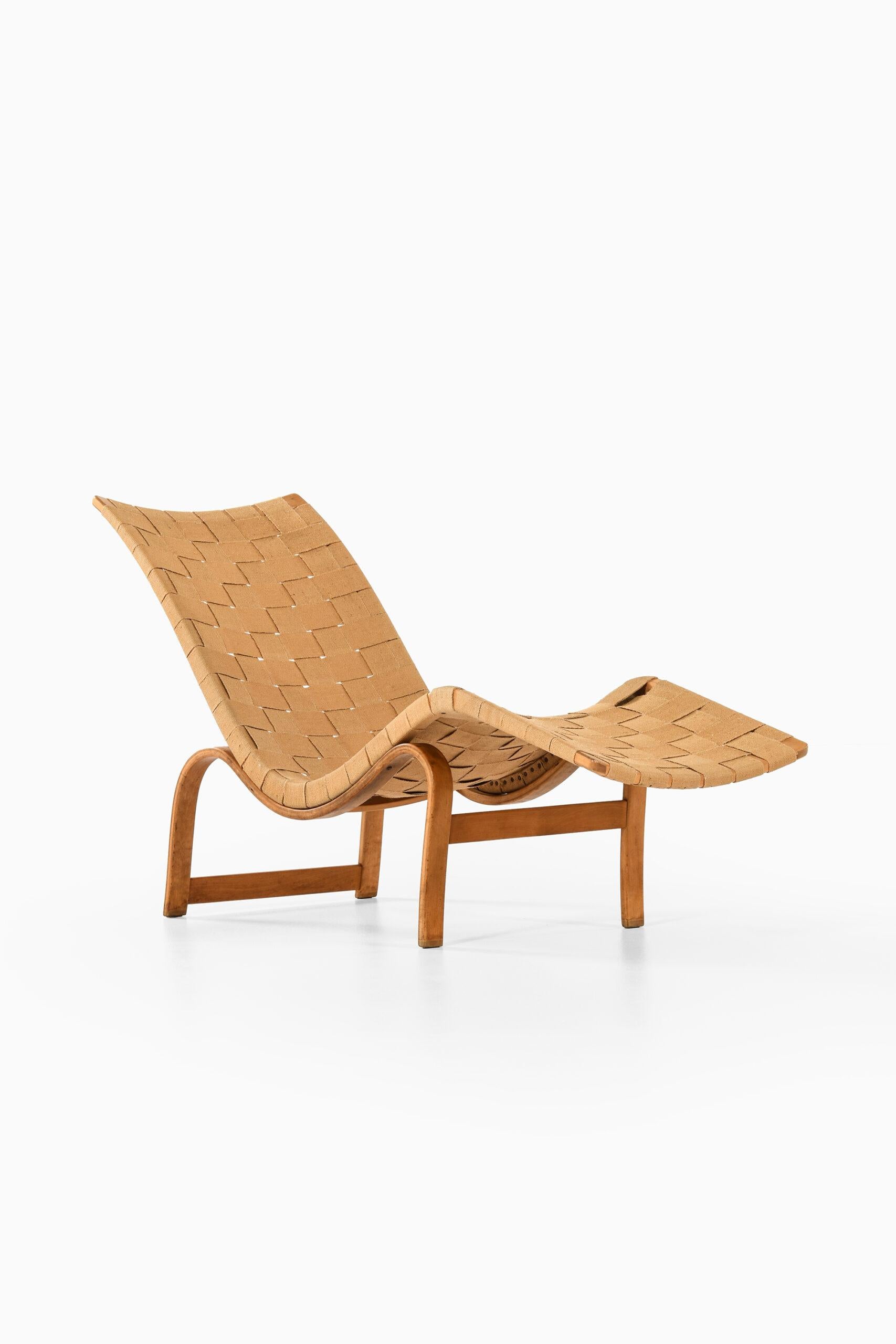 Swedish Bruno Mathsson Lounge Chair Produced by Karl Mathsson For Sale