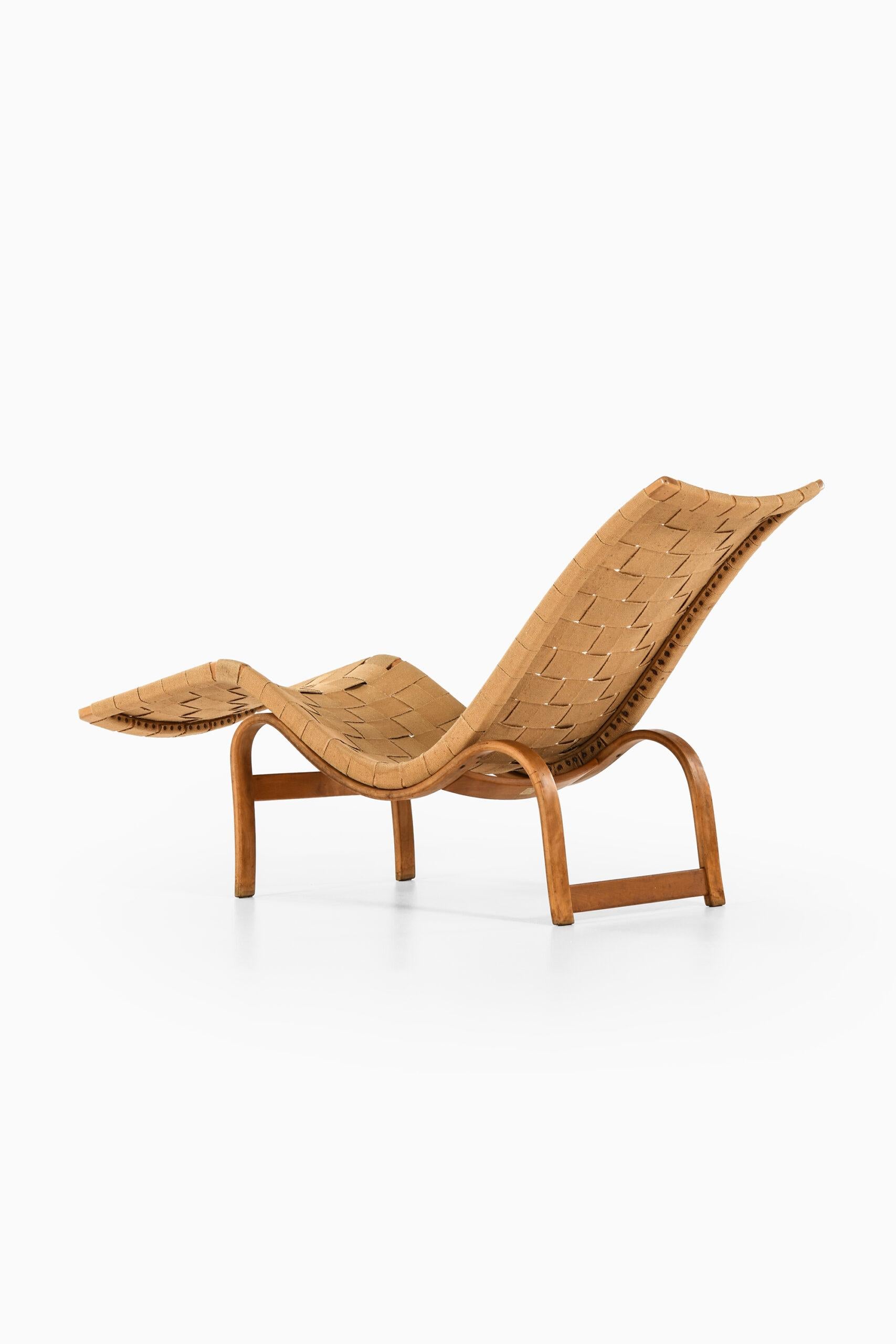 Mid-20th Century Bruno Mathsson Lounge Chair Produced by Karl Mathsson For Sale