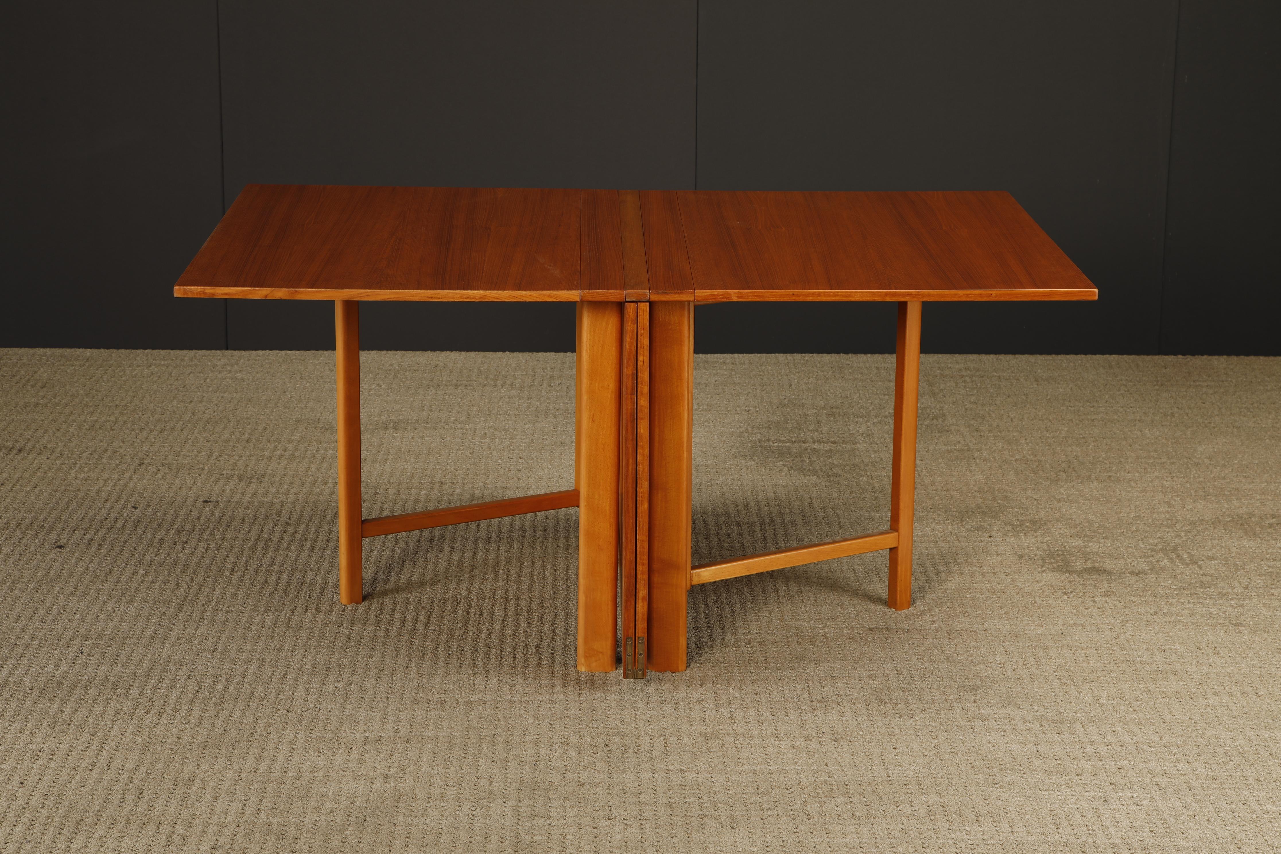 Un exemple magnifiquement restauré de la table pliante 'Maria' de Bruno Mathsson pour Firma Karl Mathsson, Suède. Conçue en 1936 et produite jusqu'au milieu du XXe siècle, la table Maria est considérée comme l'une des pièces les plus innovantes de