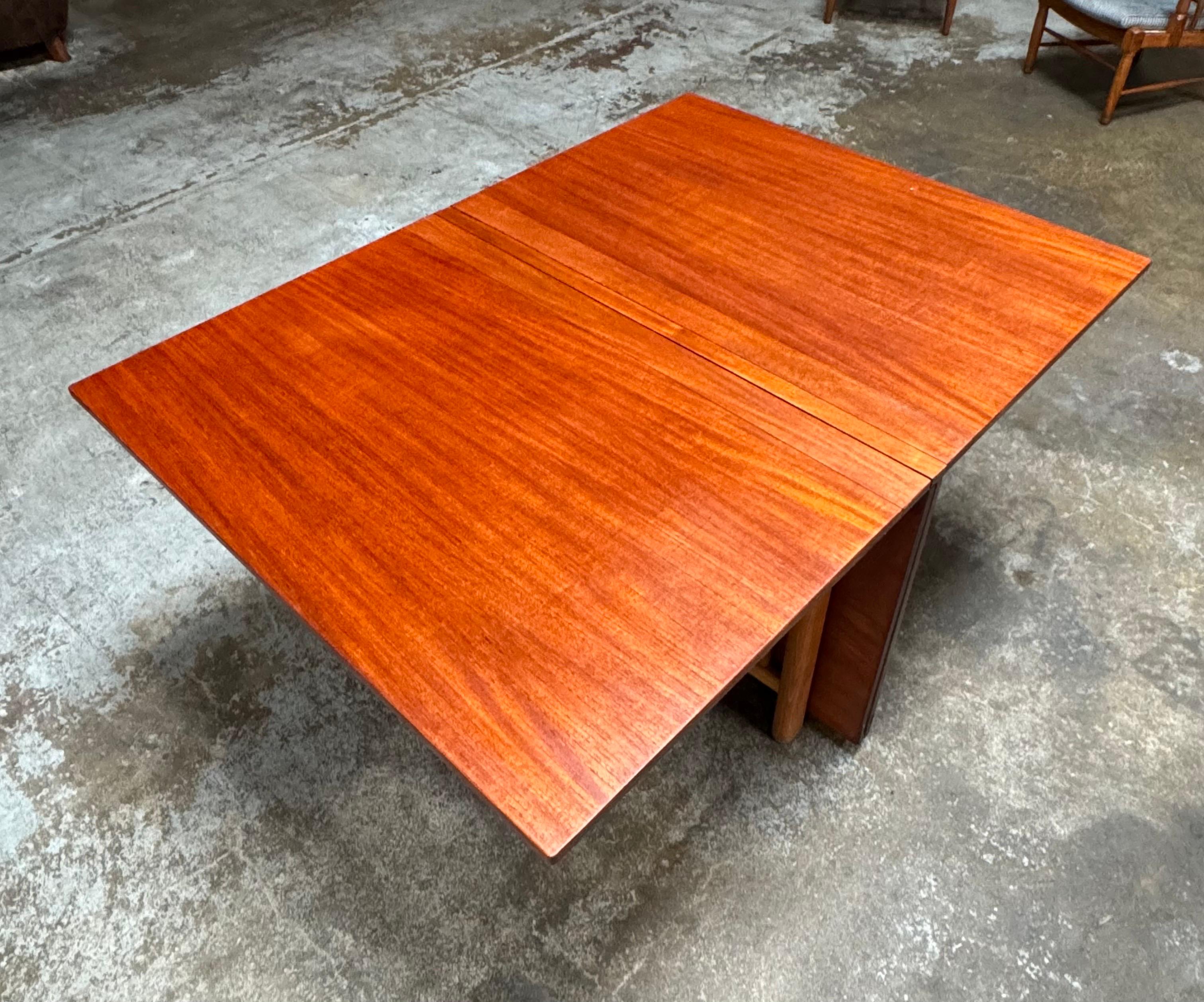 Bruno Mathsson Maria style table by Hafnia of Denmark In Good Condition In Oakland, CA