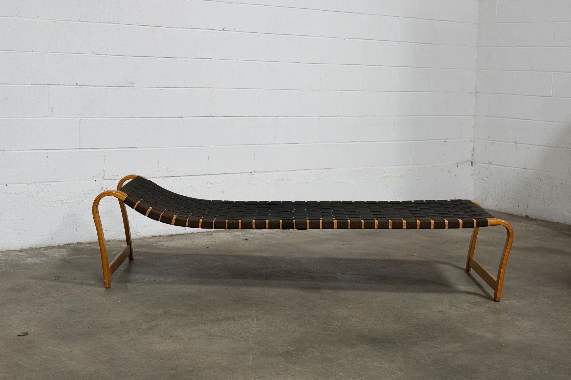 Bruno Mathsson “Paris” Daybed In Excellent Condition For Sale In Victoria, BC