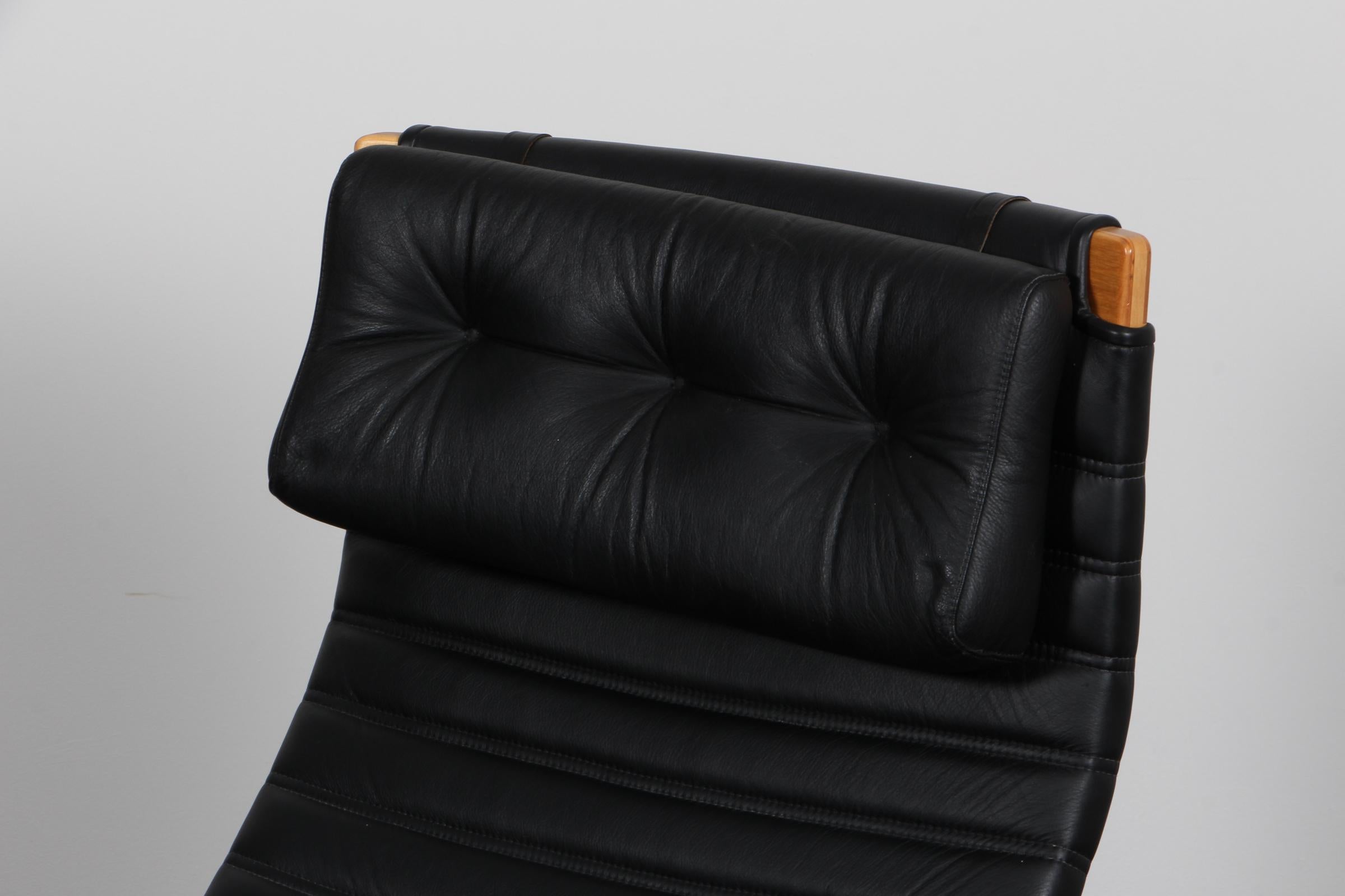 Mid-Century Modern Bruno Mathsson 2 Chaise longue avec pouf, cuir en vente