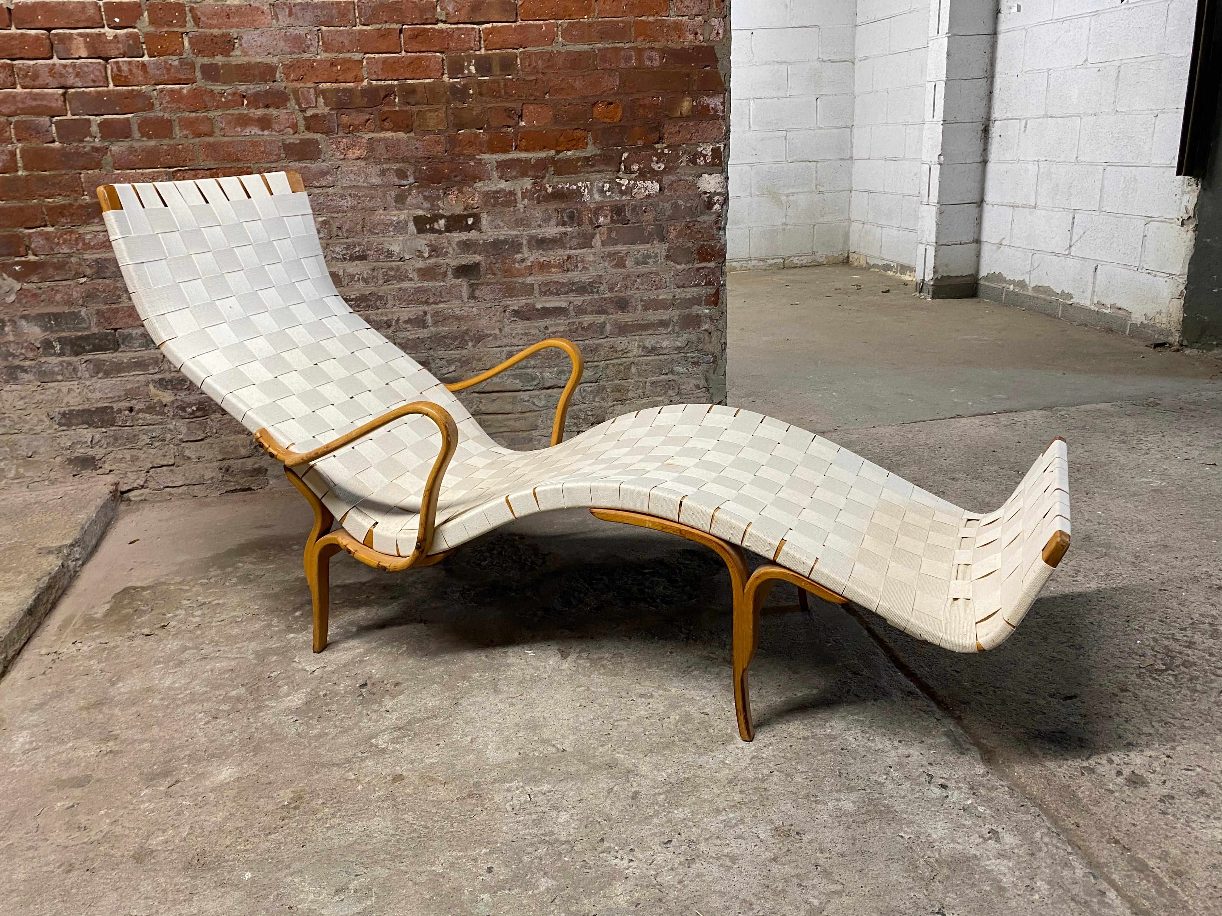 Bruno Mathsson Pernilla 3 Bentwood Lounge Chair In Good Condition In Garnerville, NY