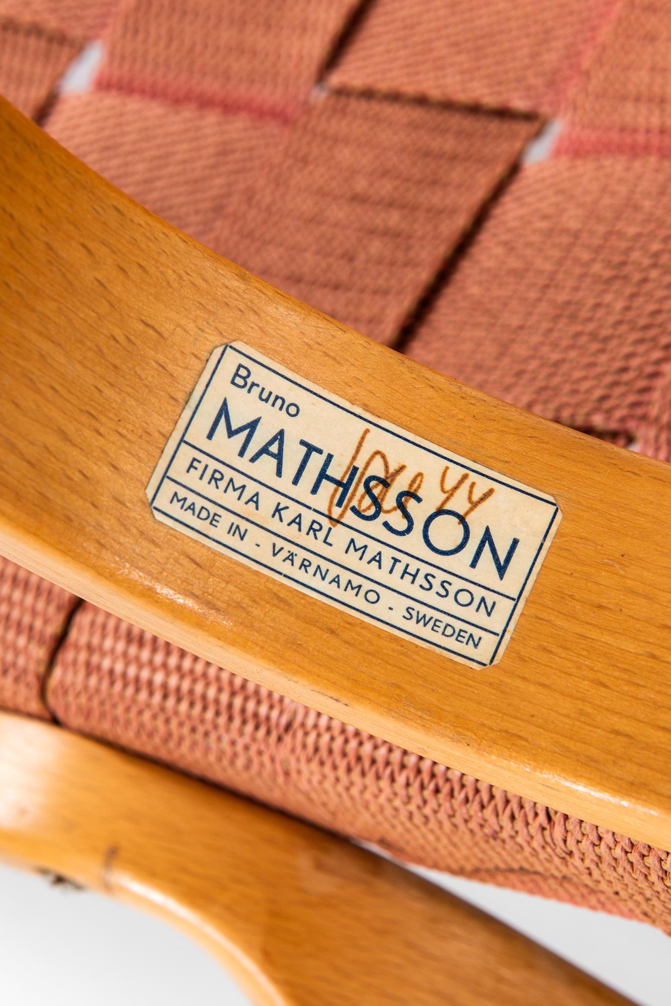 Bruno Mathsson Pernilla Easy Chair by Karl Mathsson AB in Värnamo Sweden In Good Condition For Sale In Limhamn, Skåne län