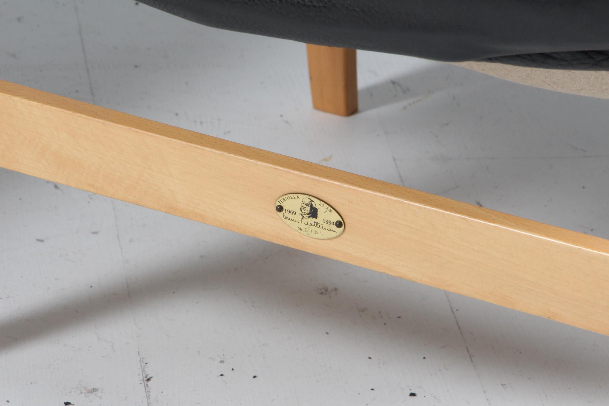Bruno Mathsson Pernilla Lounge Chair. 25 years limited edition In Good Condition For Sale In Esbjerg, DK