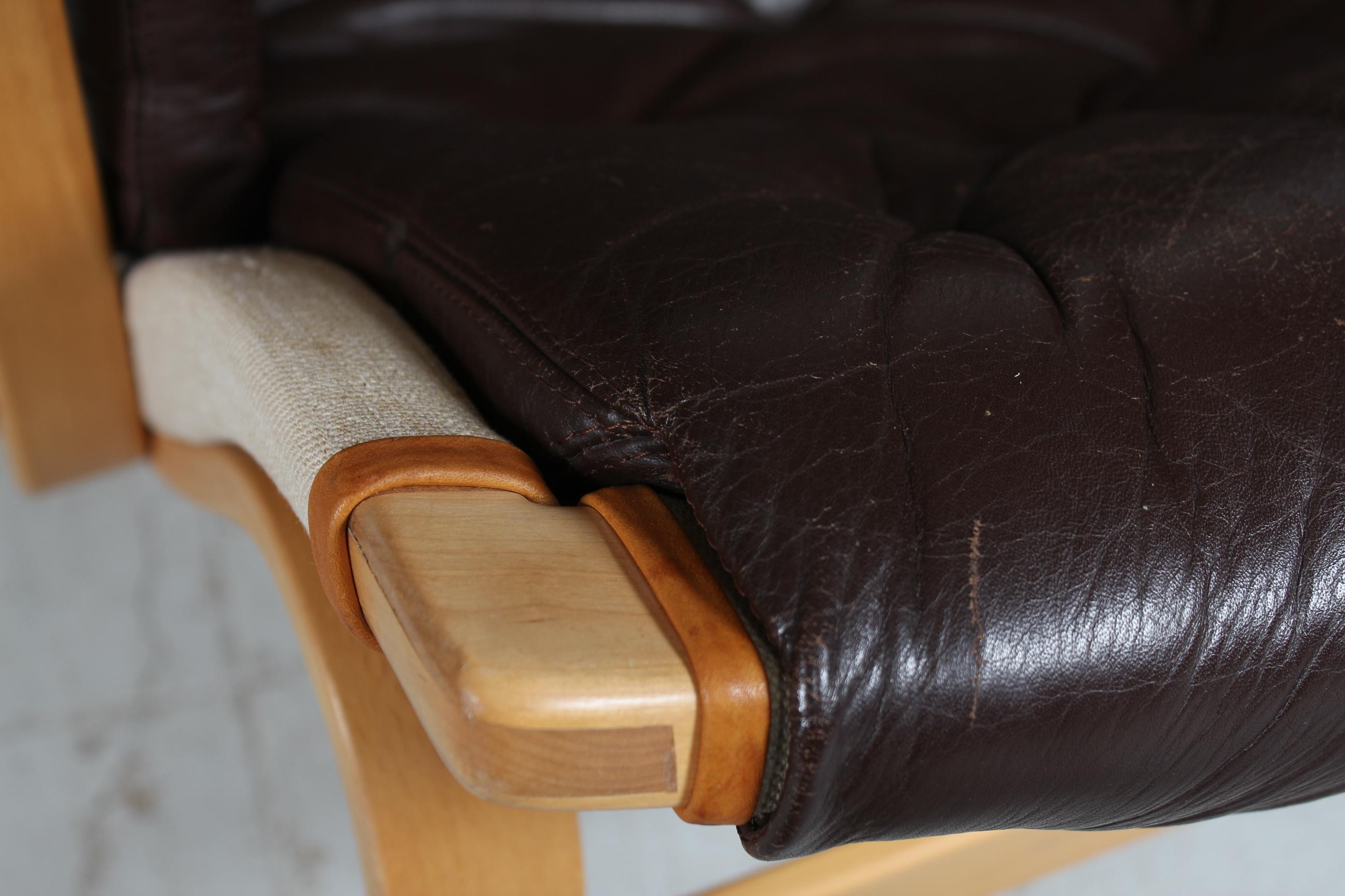 Bruno Mathsson Pernilla Lounge Chair for Dux. Mocha Colored Leather Sweden 1970s For Sale 5