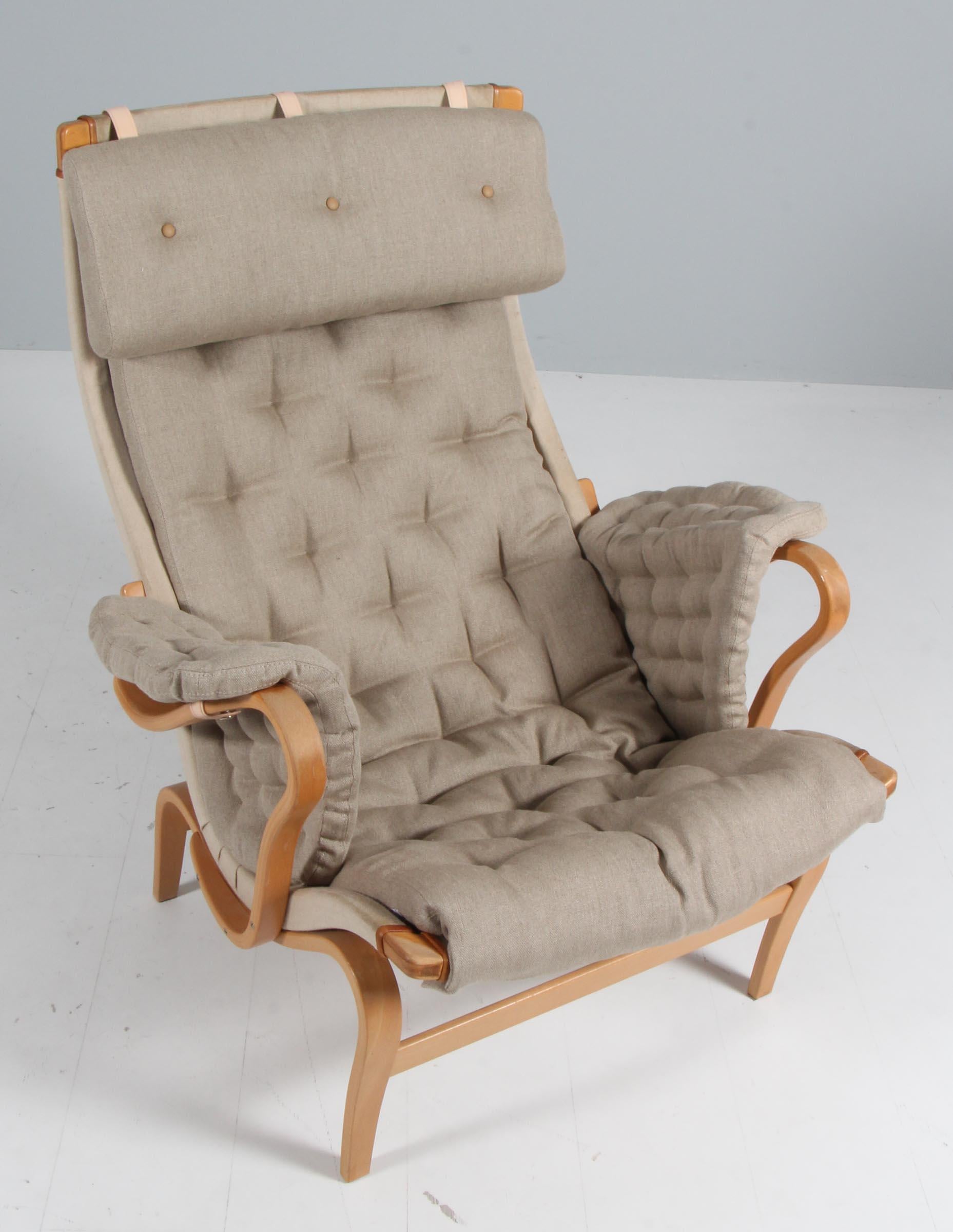 Bruno Mathsson Pernilla lounge chair with new canvas cushions

Frame in beech.

Made by DUX.