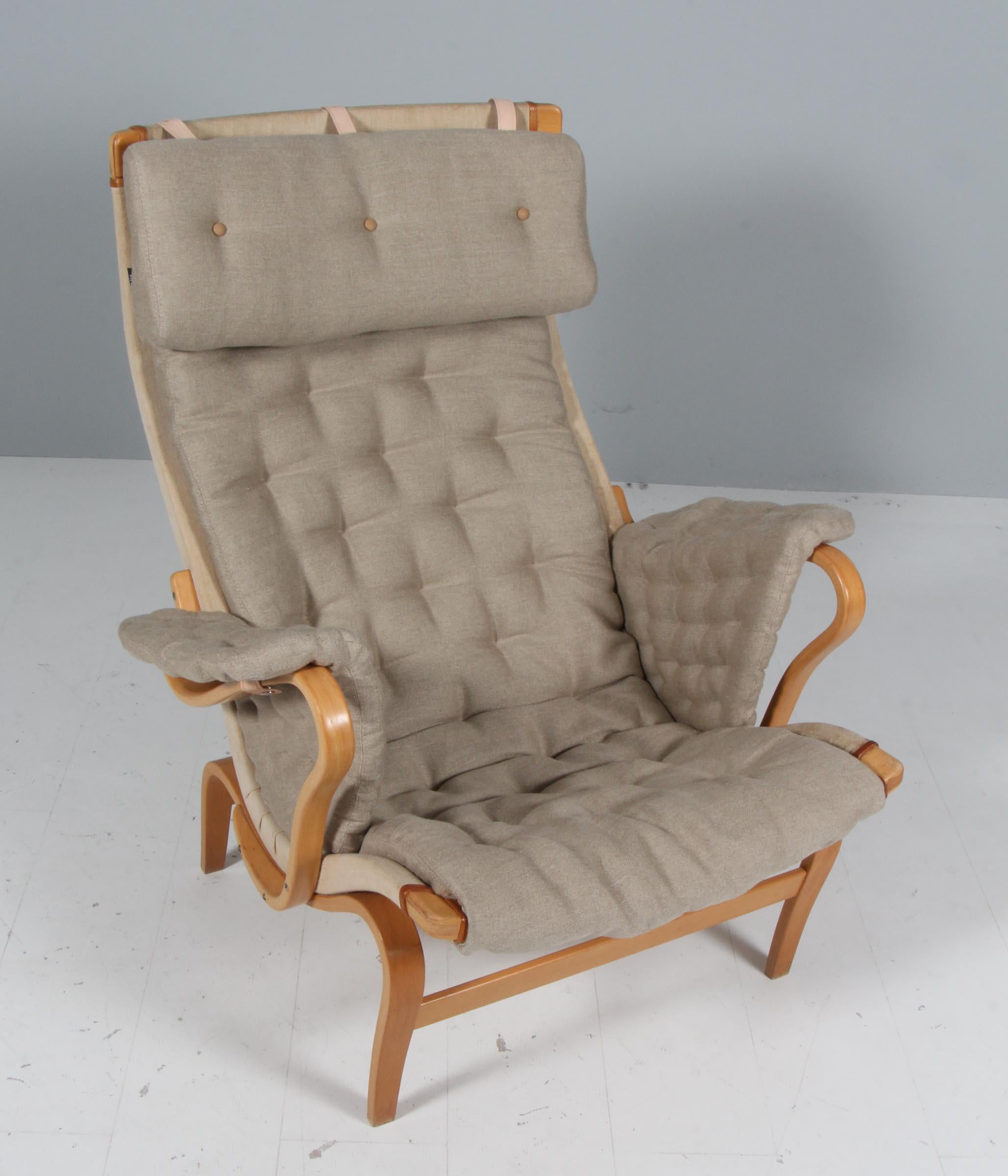 Bruno Mathsson Pernilla lounge chair with new canvas cushions

Frame in beech.

Made by DUX.