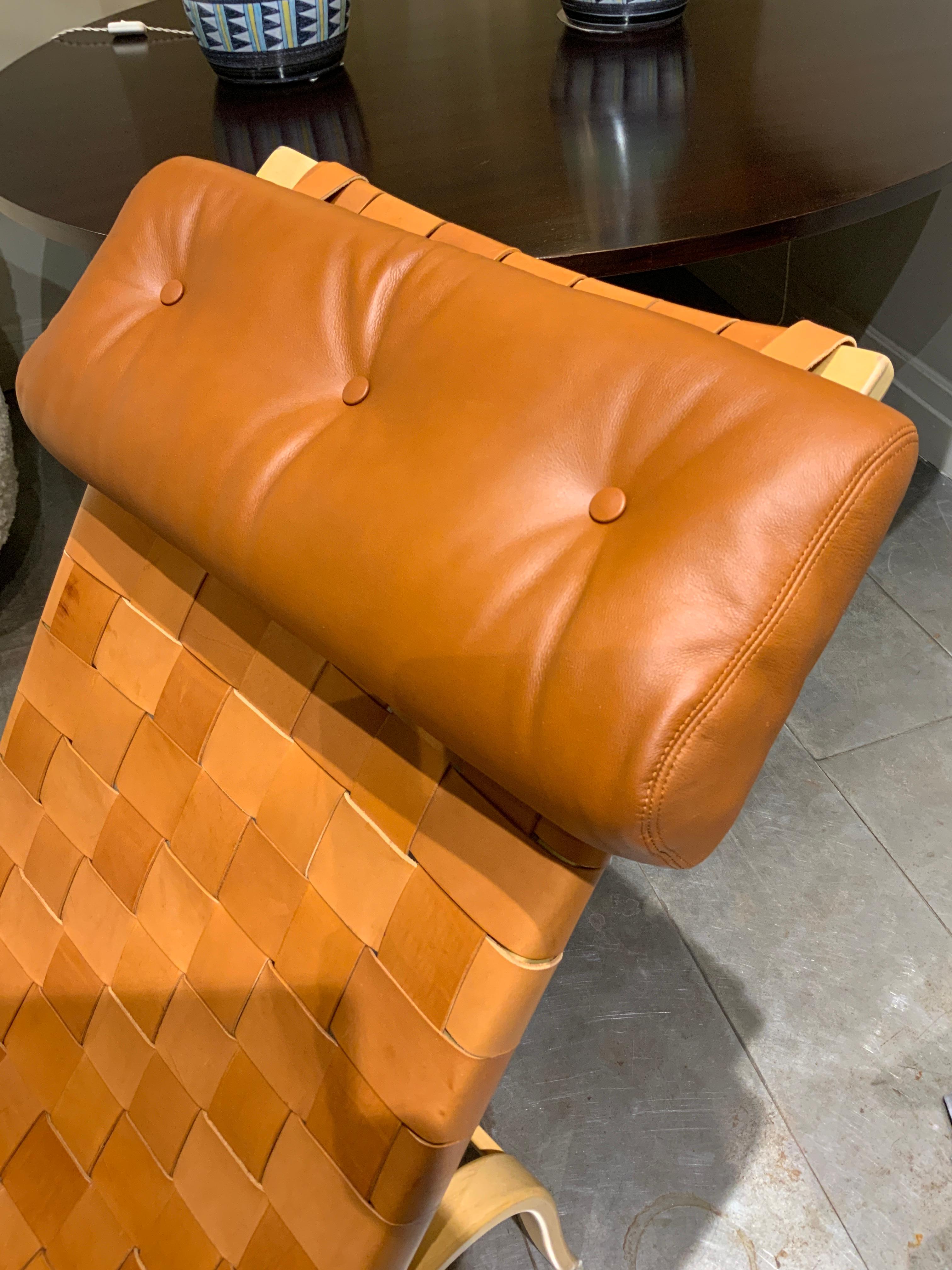 Bruno Mathsson Pernilla lounge chair in leather signed  In Good Condition For Sale In PARIS, FR