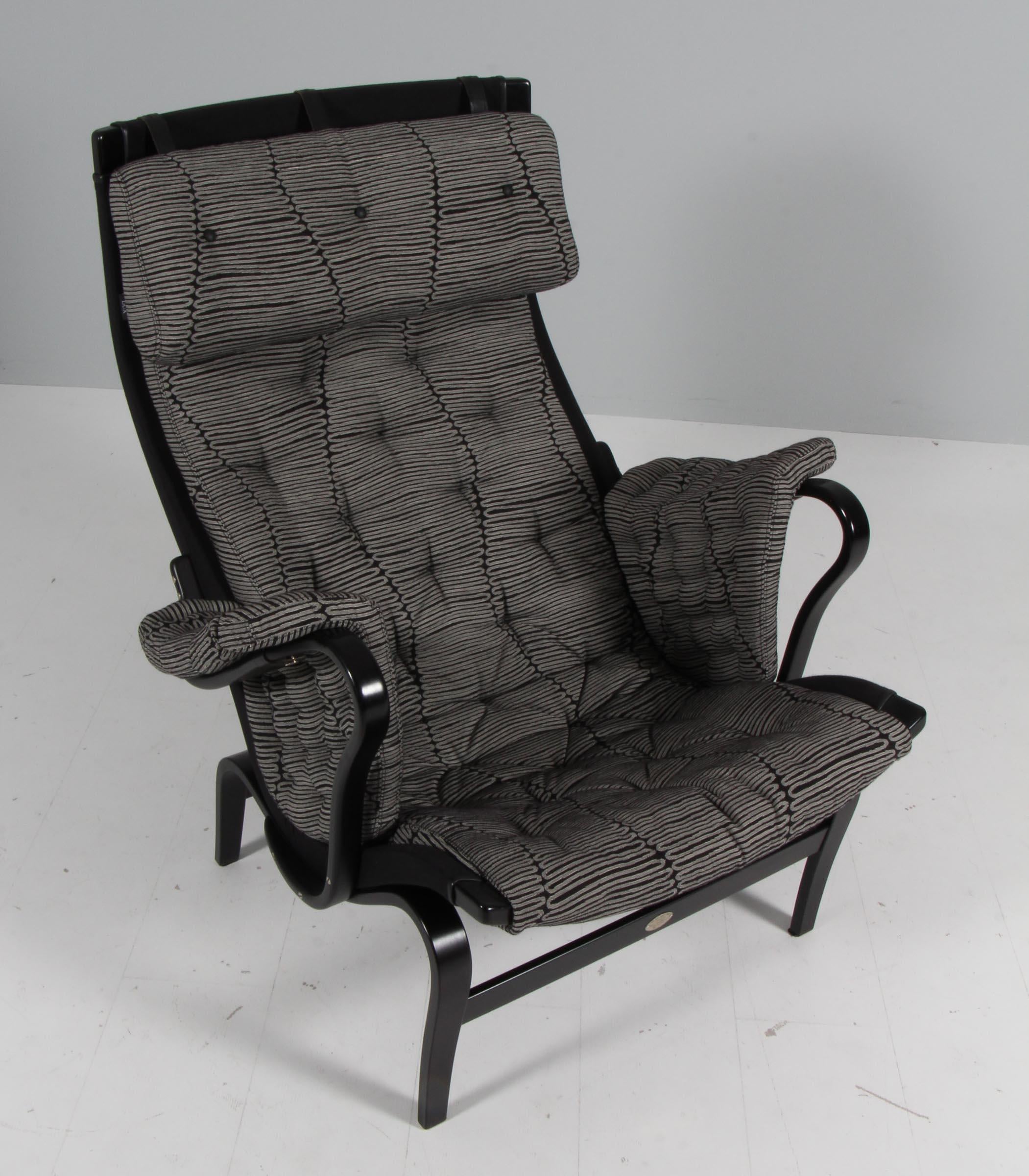 Late 20th Century Bruno Mathsson Pernilla Lounge Chair with Ottoman, annivesary edition For Sale
