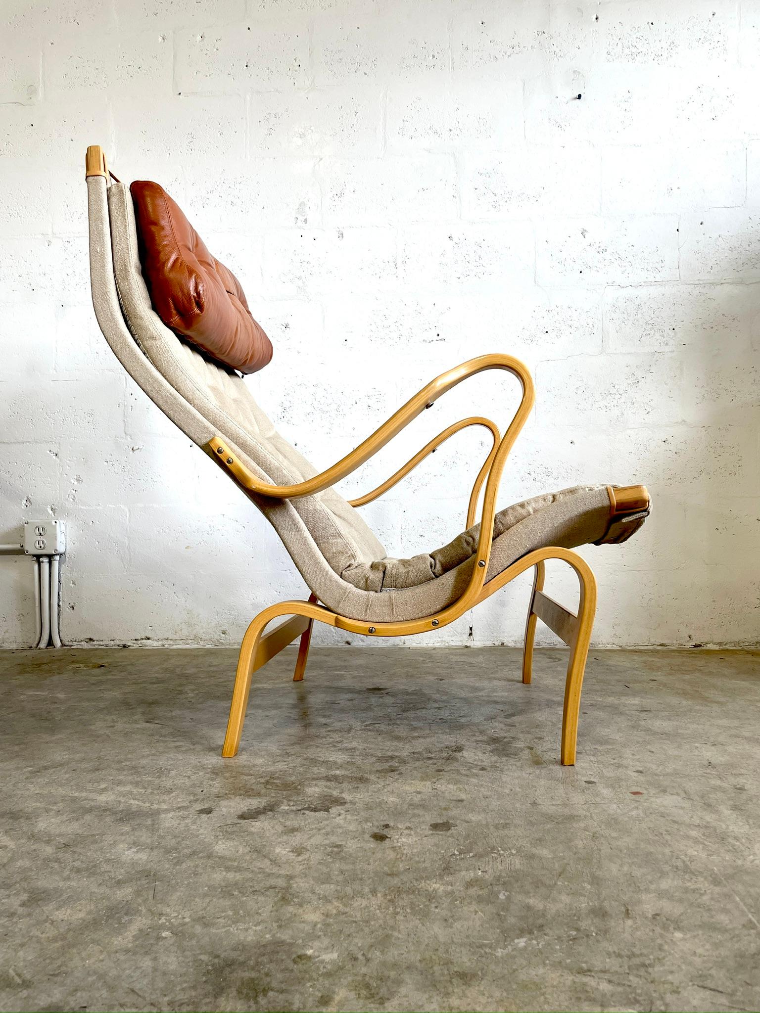 Suédois Bruno Mathsson Pernilla Mid Century Lounge Chair (Chaise longue du milieu du siècle) en vente