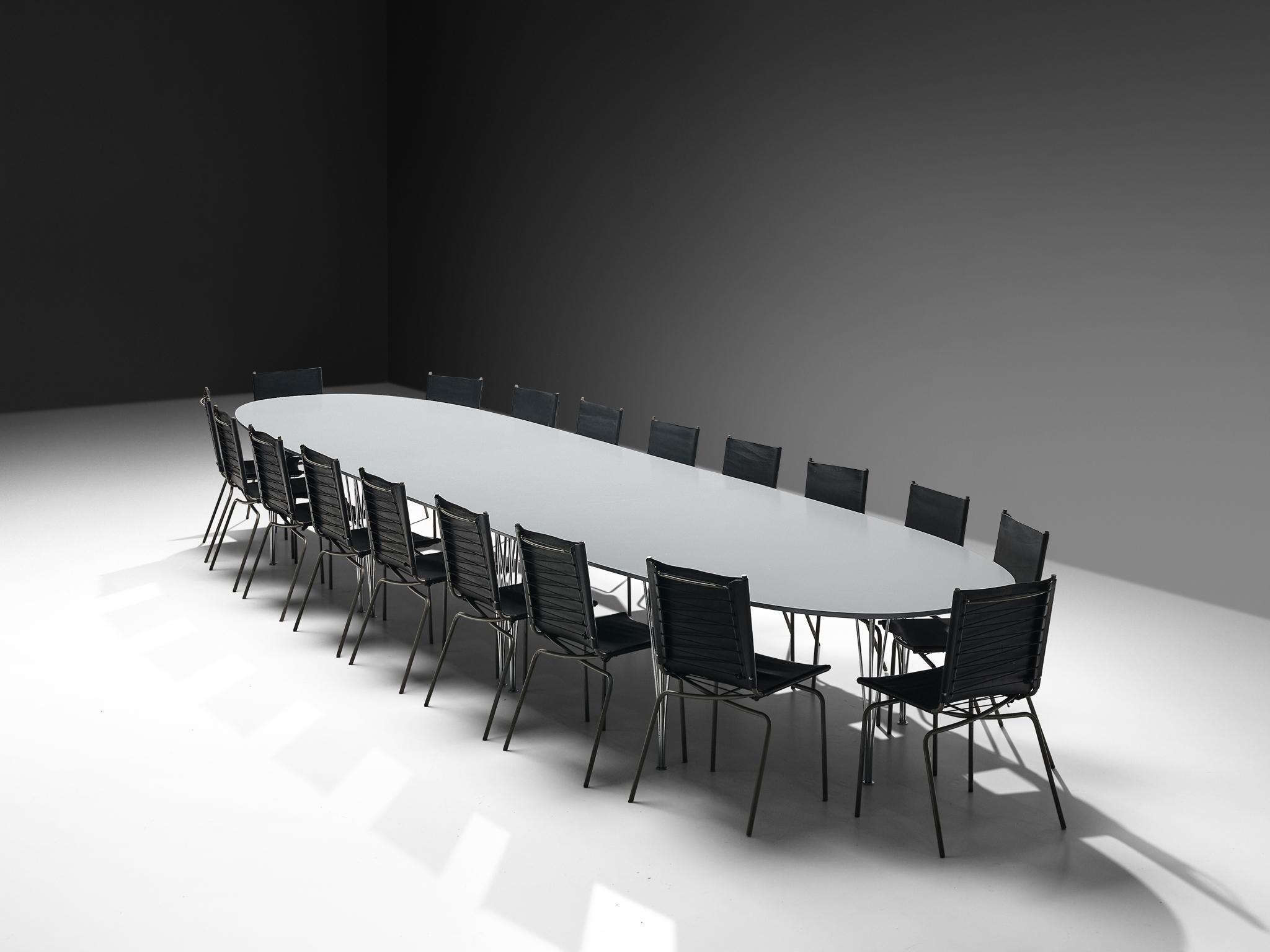 Conjunto de conferencia o comedor compuesto por sillas de comedor Fabiaan Van Severen con mesa Super-Ellipse de Bruno Mathsson y Piet Hein para Fritz Hansen 


Fabiaan Van Severen, sillas de comedor, cuero negro patinado, acero tubular, encaje,
