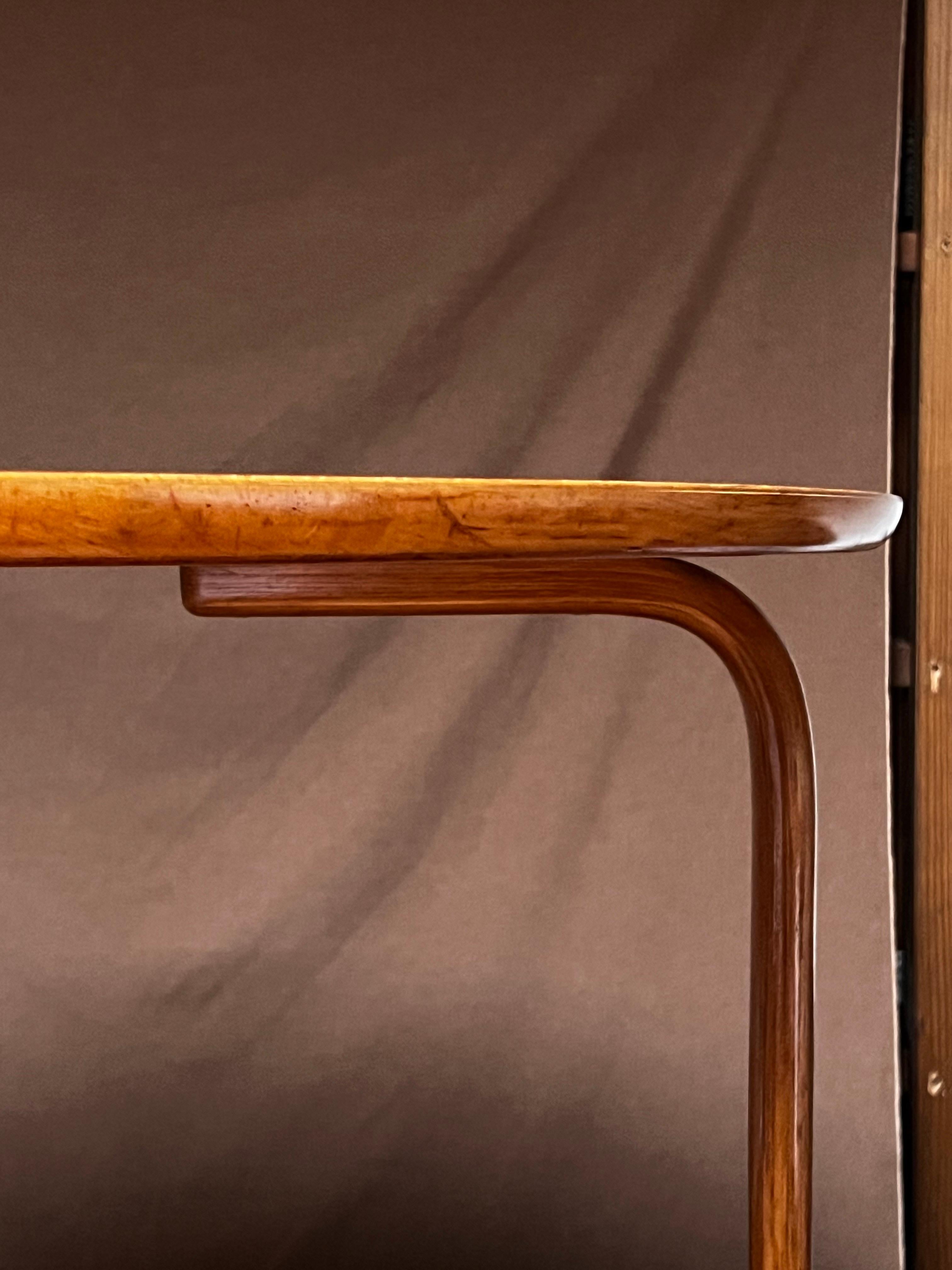 Bruno Mathsson raro tavolino originale del 1936 in legno di radica e betulla, da collezione, nuovo di zecca in vendita 6