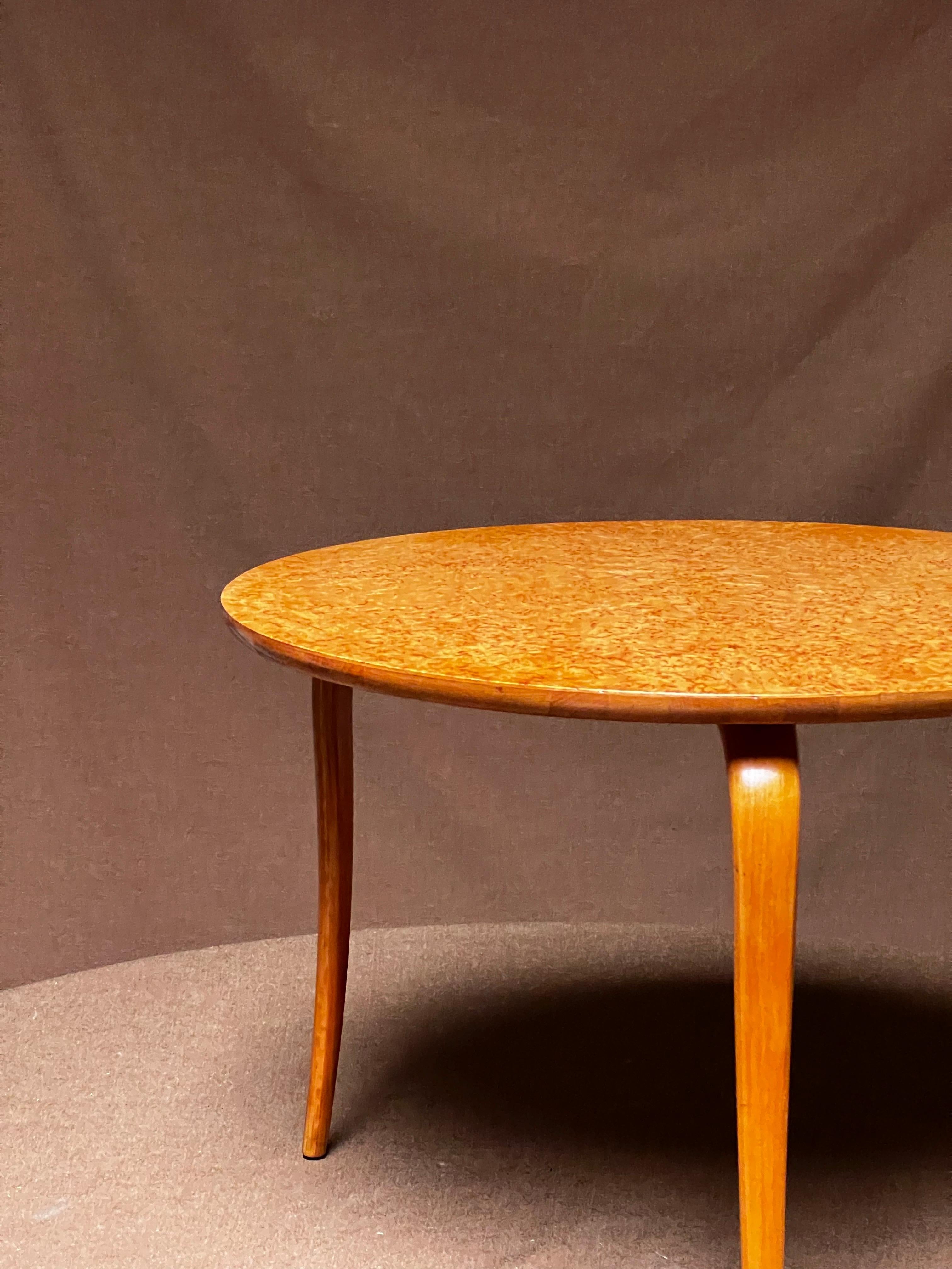 Svedese Bruno Mathsson raro tavolino originale del 1936 in legno di radica e betulla, da collezione, nuovo di zecca in vendita