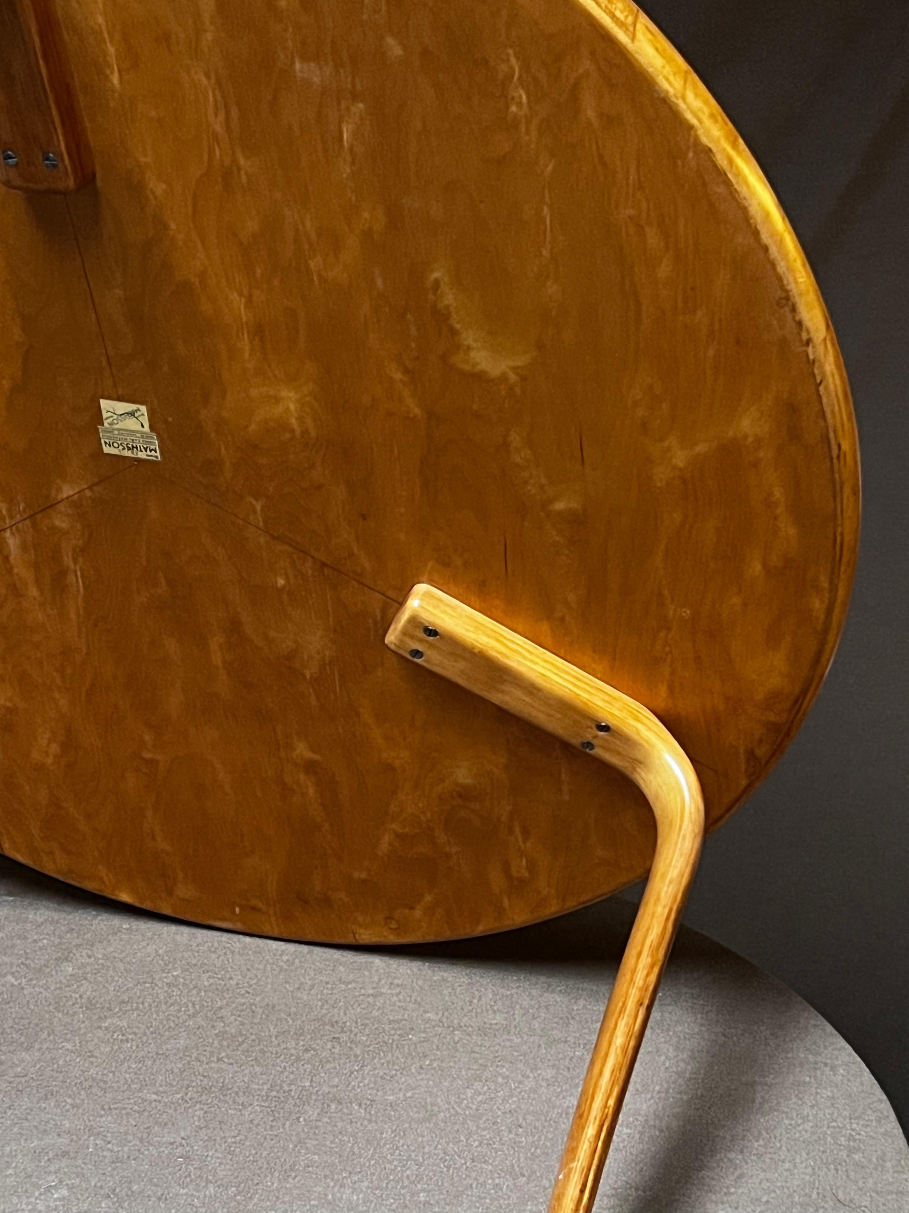 Svedese Bruno Mathsson raro tavolino originale del 1936 in legno di radica e betulla, da collezione, nuovo di zecca in vendita