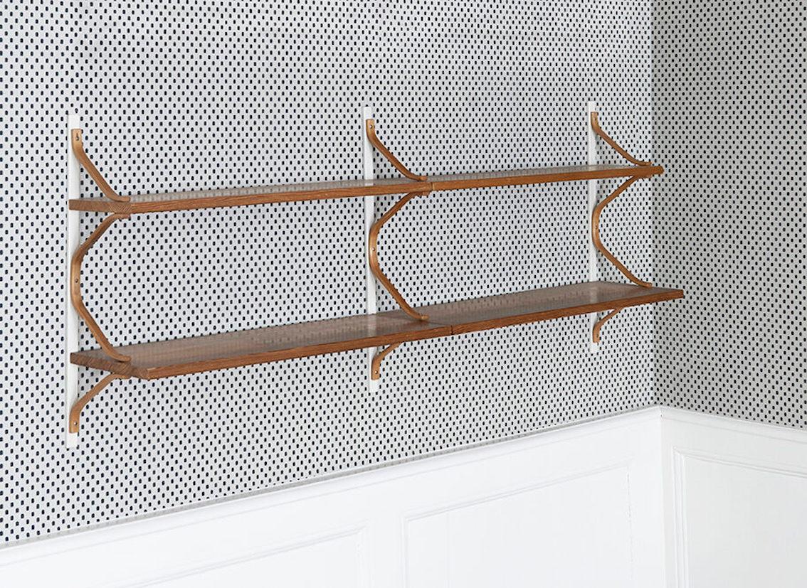 Bruno Mathsson
Sweden, 1950s

Shelves in pine and brackets in beech. Designed in 1943 and produced by Karl Mathsson. 

Measures: H 60 x W 150 x D 26 cm.