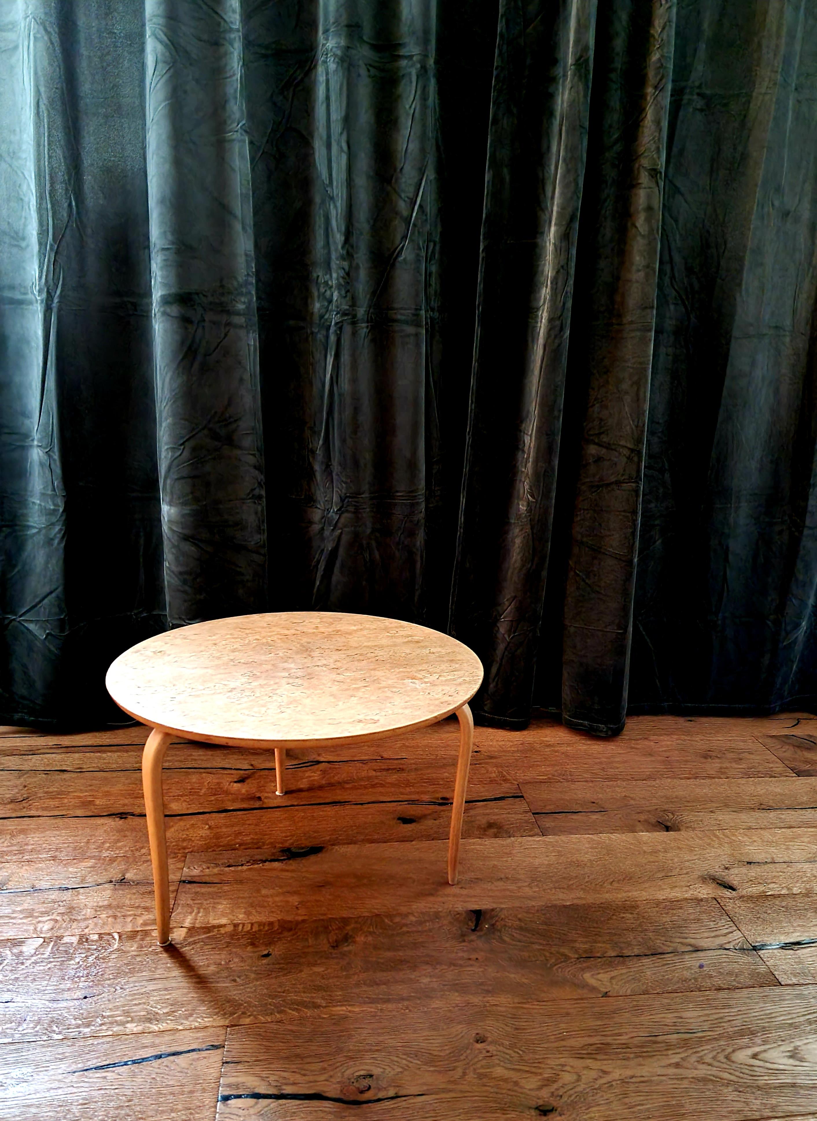 Fin du 20e siècle Table d'appoint « Annika » de Bruno Mathsson, en bouleau, style scandinave moderne, datée de 1974 en vente