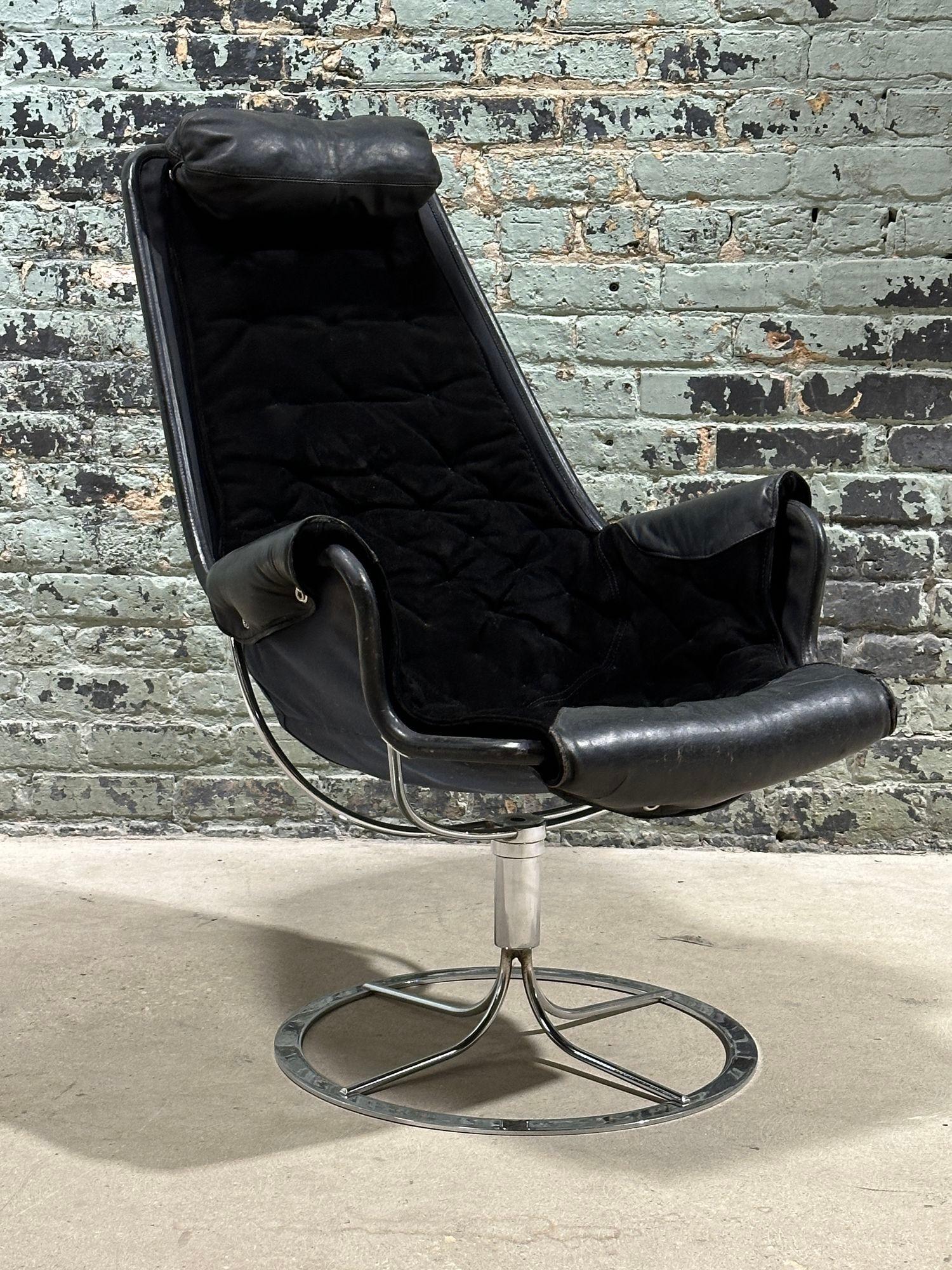 Bruno Mathsson Suede and Leather Jetson Swivel Chair, Dux Sweden 1969 In Excellent Condition For Sale In Chicago, IL