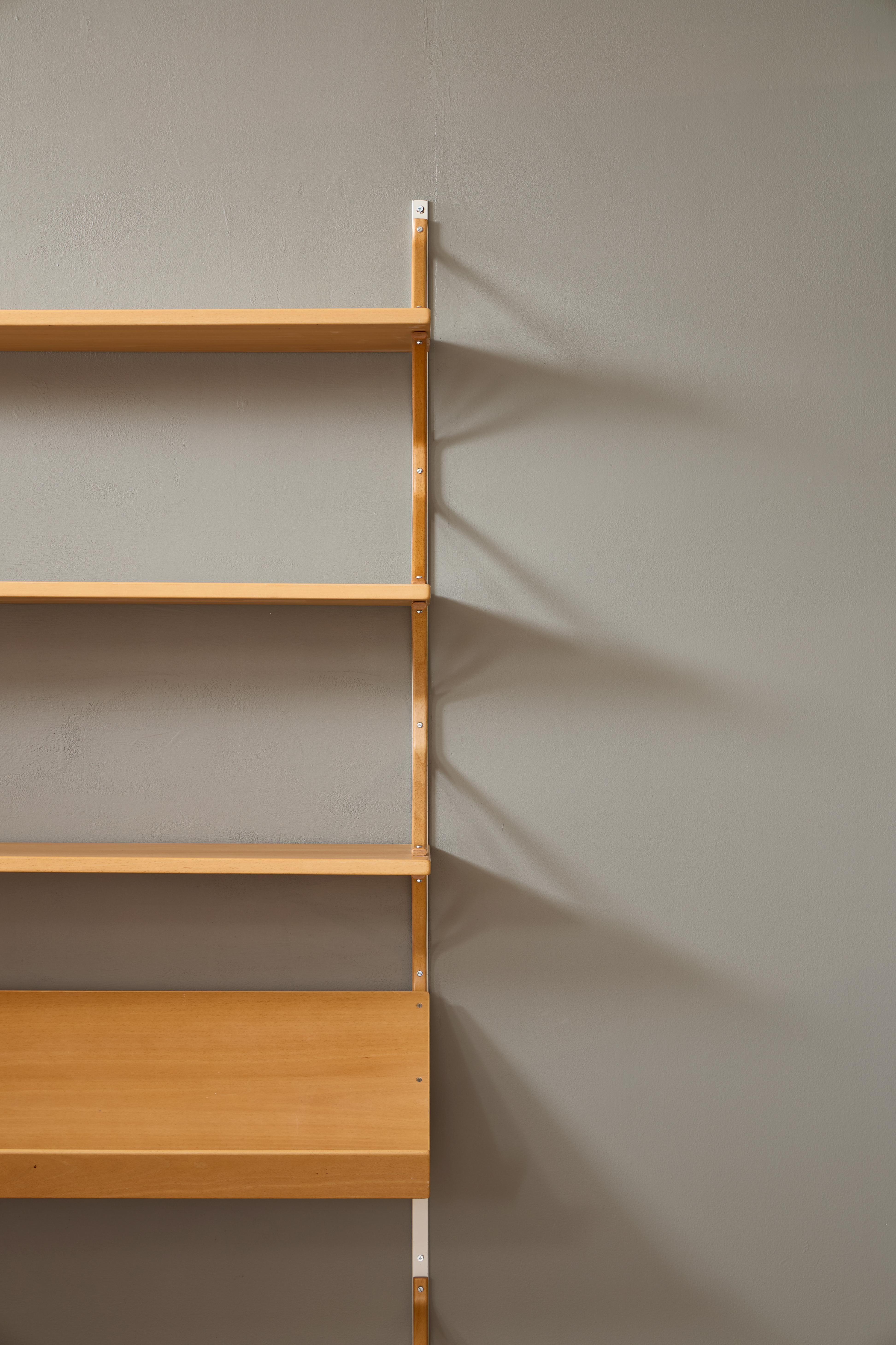 Estantería de pared Bruno Mathsson, Suecia, años 70 Acero en venta
