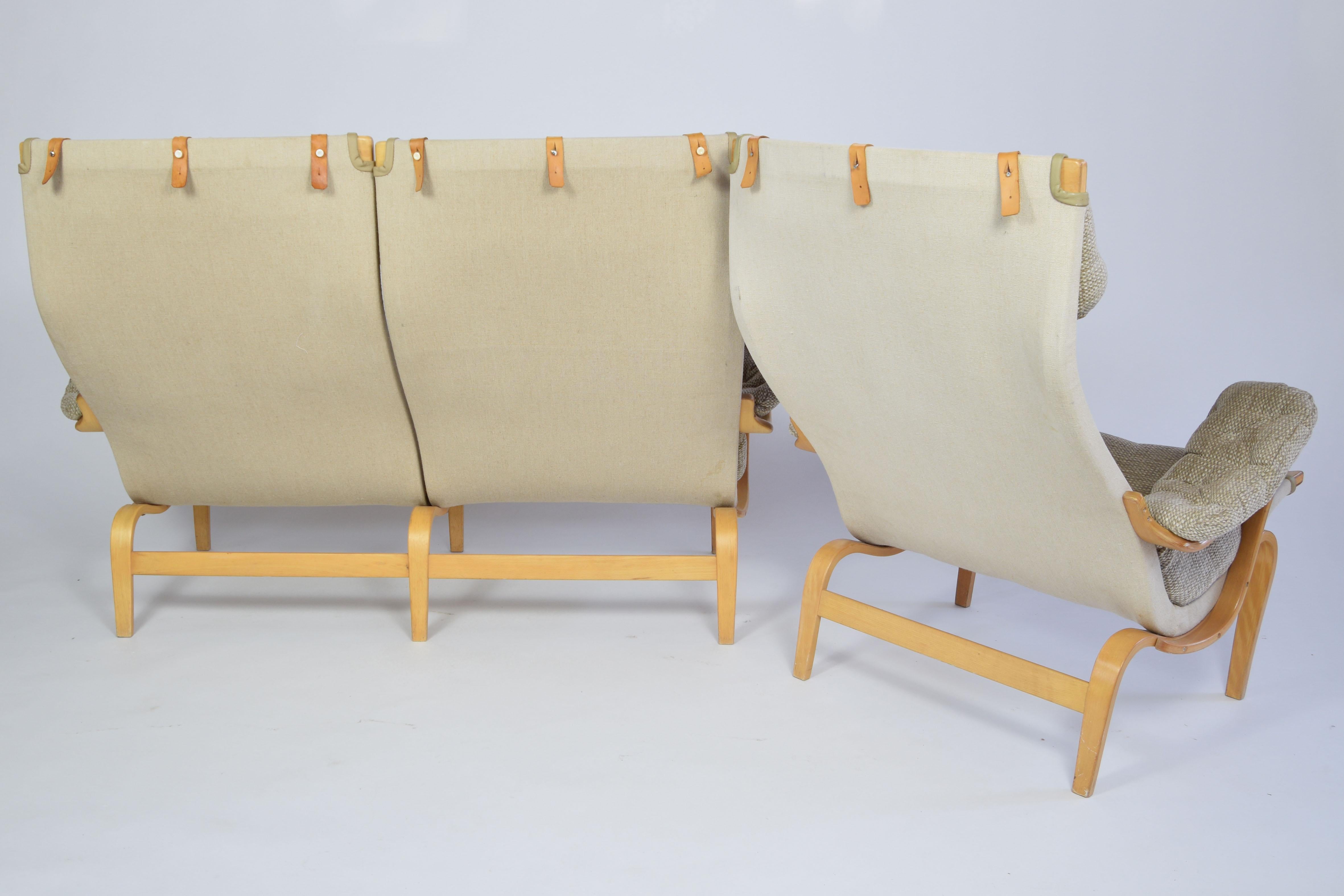 Bruno Mathssons Pernilla Settee with Matching Chair, Sweden, 1970s In Good Condition For Sale In Enschede, Overijssel