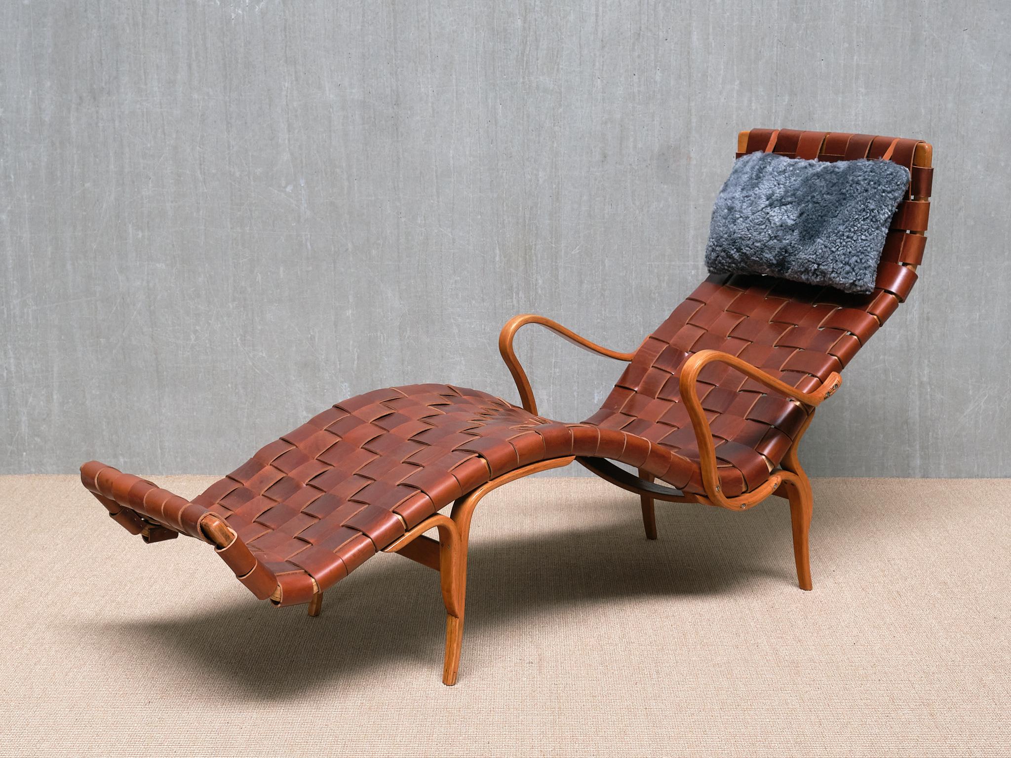 Bruno Mathsson Pernilla 3 Chaise Longue in Brown Leather, Karl Mathsson, 1944 For Sale 6