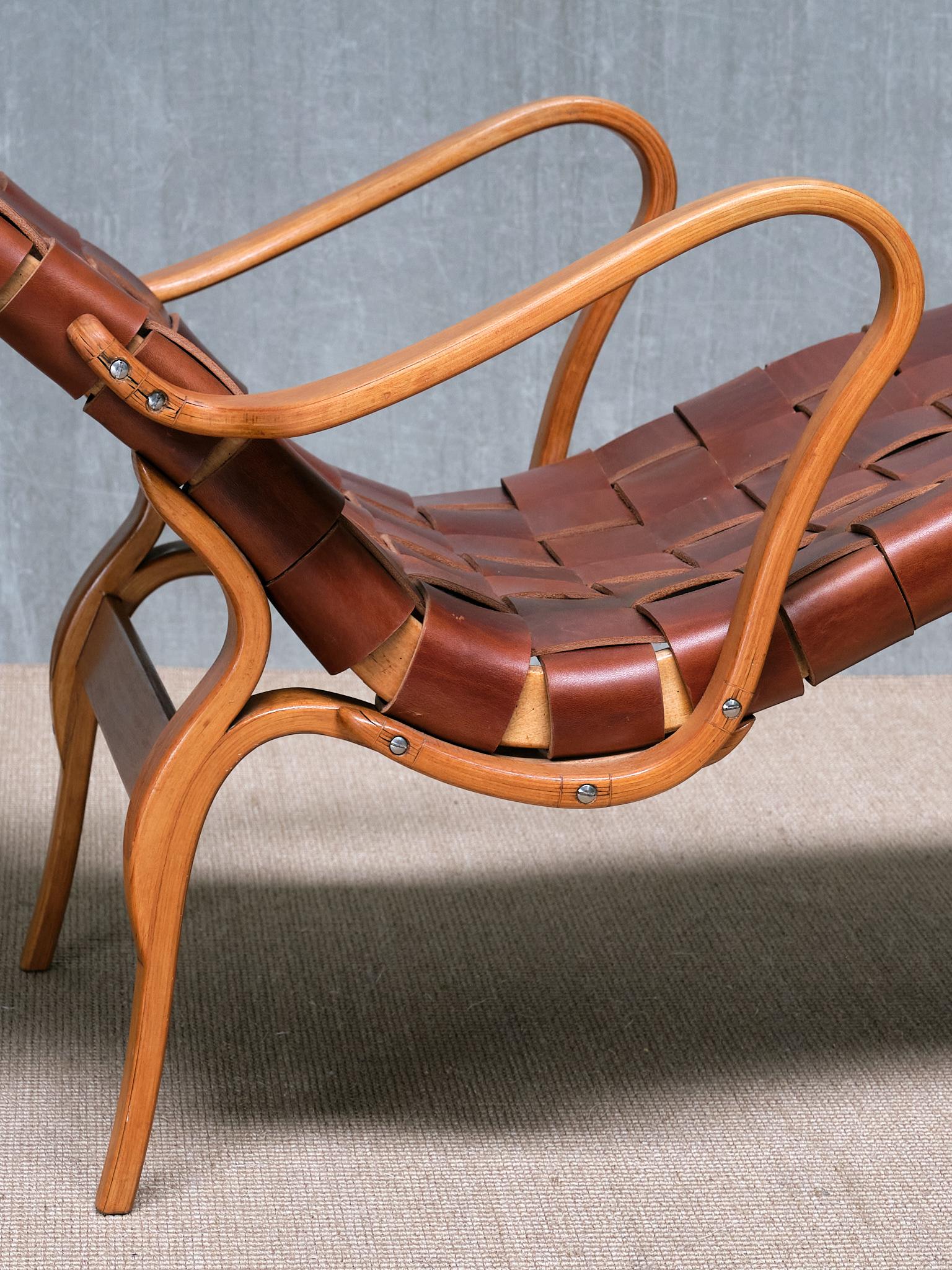 Swedish Bruno Mathsson Pernilla 3 Chaise Longue in Brown Leather, Karl Mathsson, 1944 For Sale