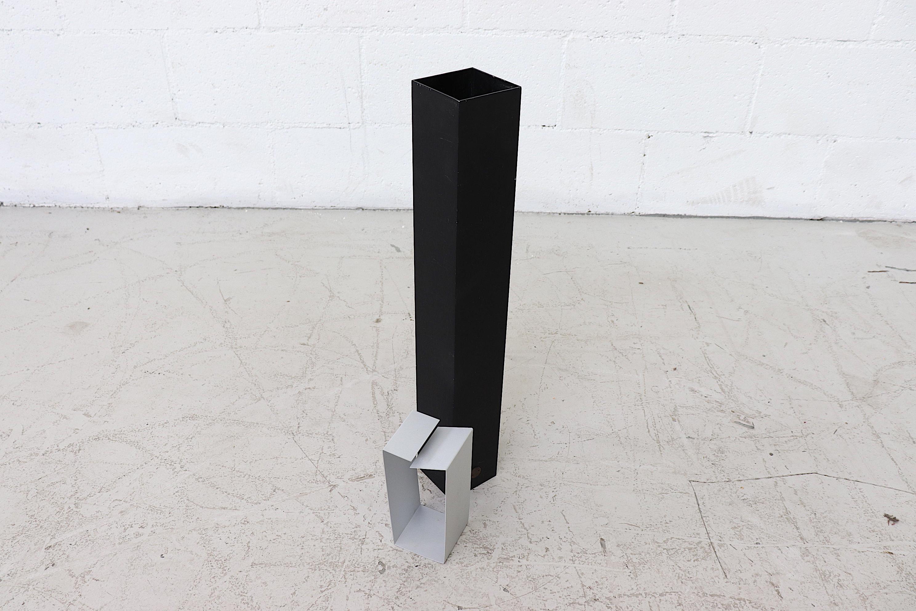 Bruno Munari Cendrier de sol haut Ponza en noir pour Danese Milano, 1958 Bon état - En vente à Los Angeles, CA