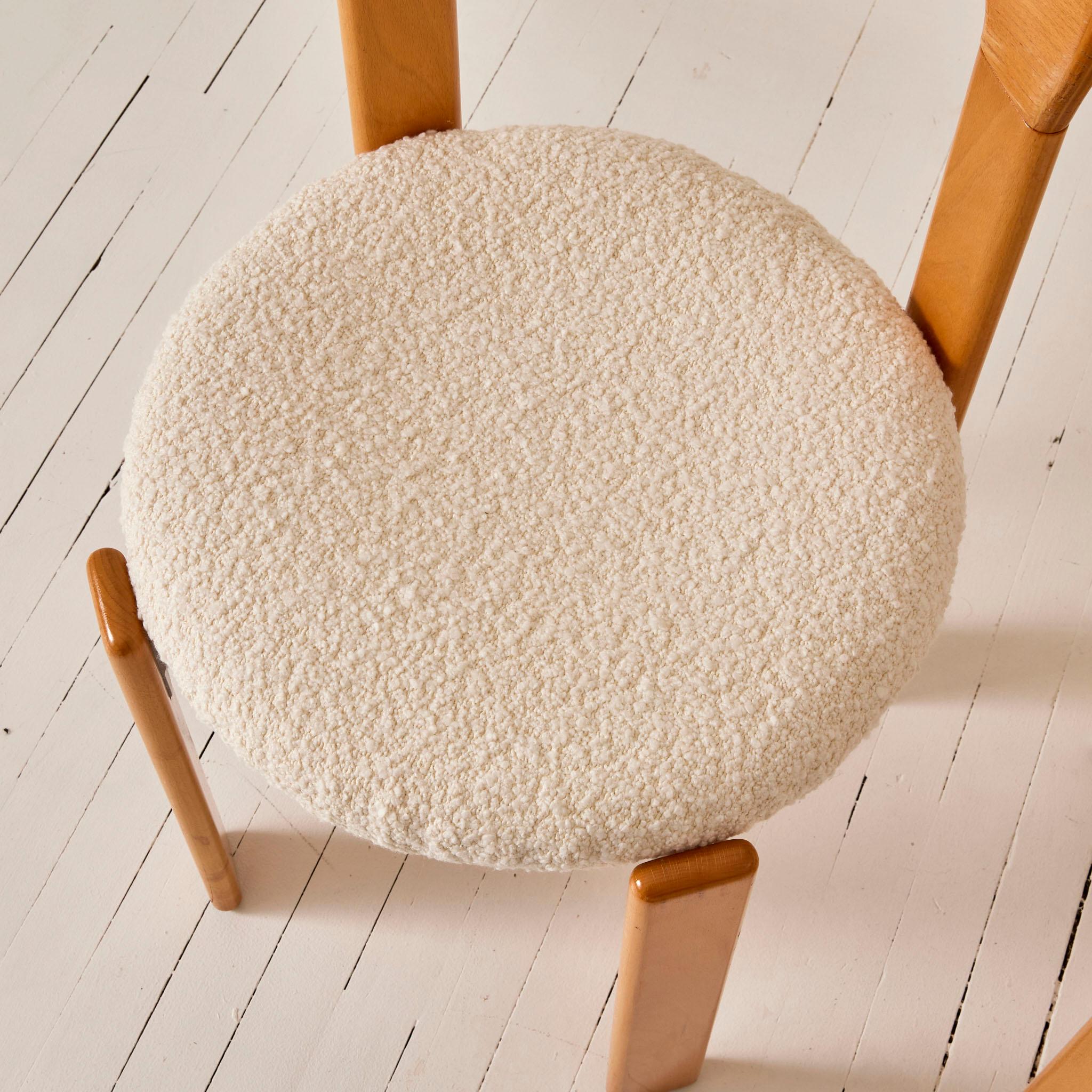 Chaises vintage Bruno Rey par Dietiker, structure en hêtre et assise recouverte de bouclette Bon état - En vente à Brooklyn, NY