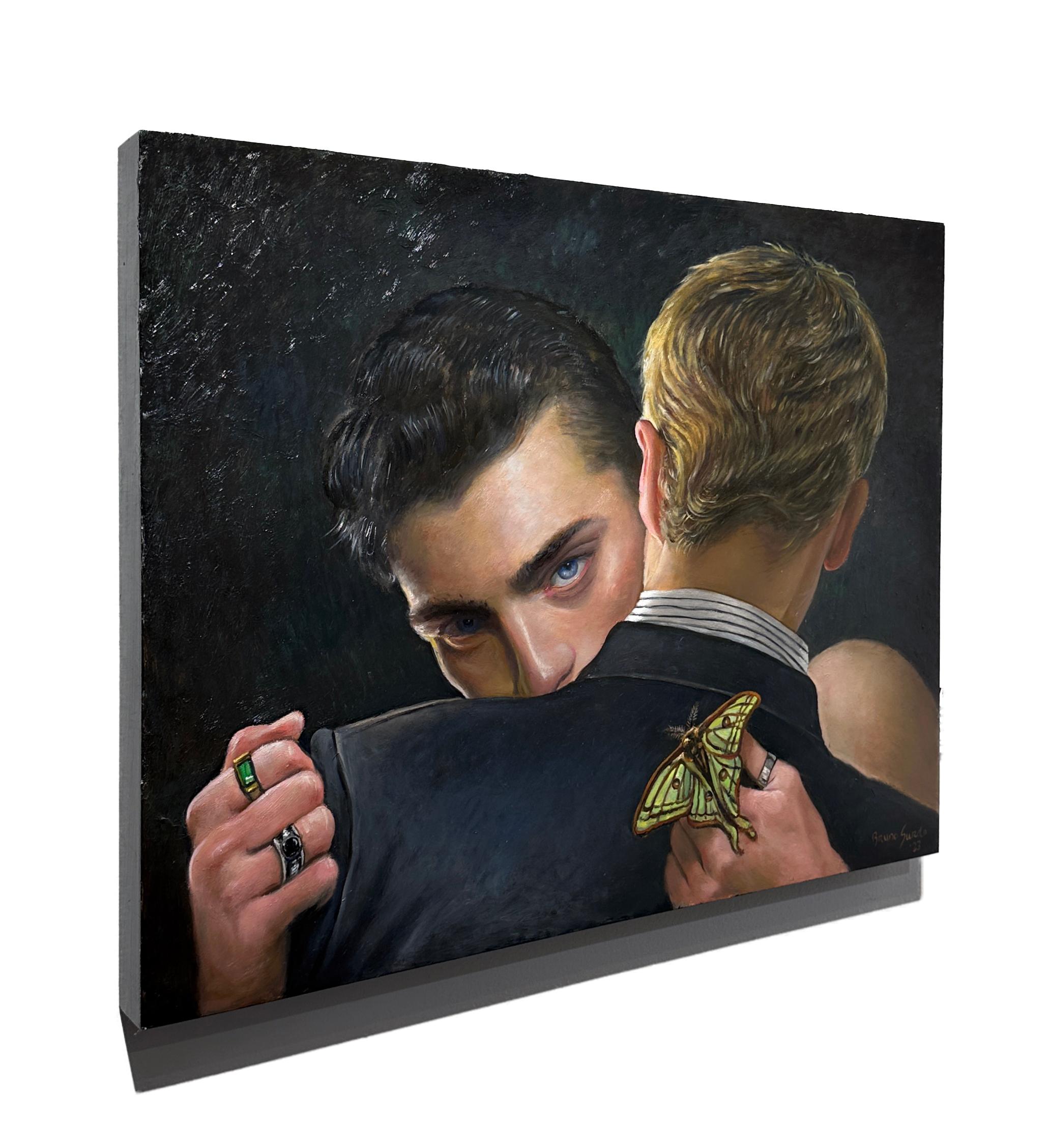 Trouveur de moth - Deux hommes s'embrassant, perçant les yeux bleus, peinture à l'huile originale - Contemporain Painting par Bruno Surdo