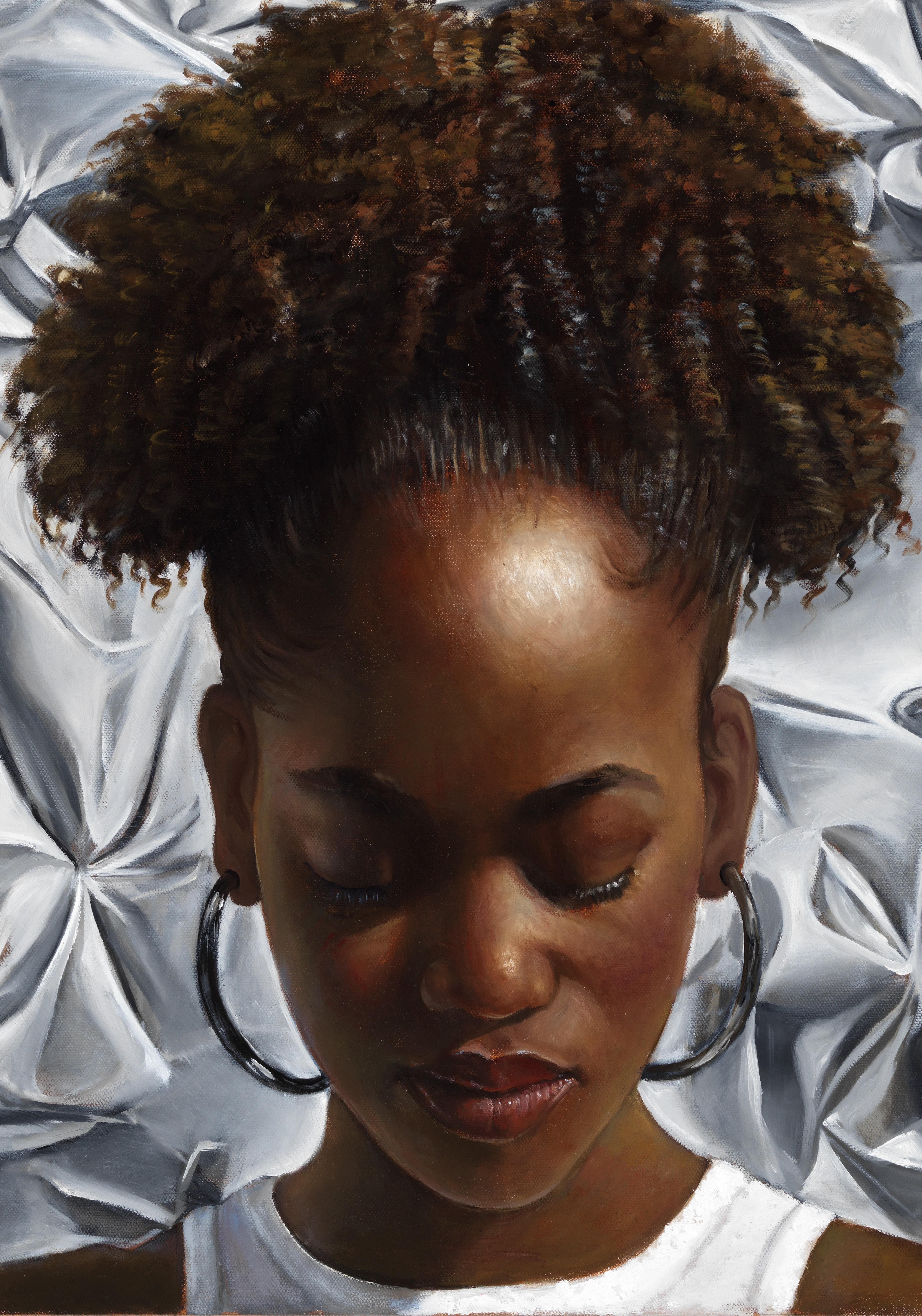 Reflejos - Retrato de mujer sobre fondo plateado, Óleo original - Painting de Bruno Surdo