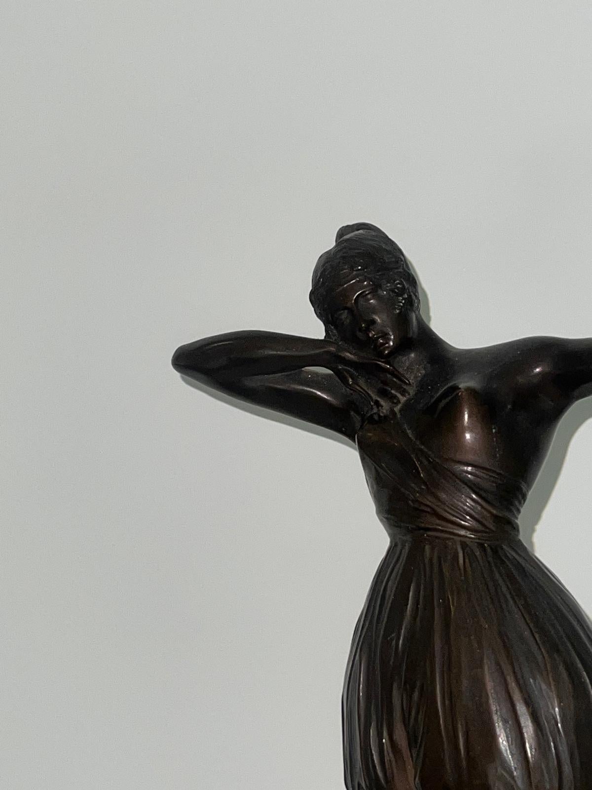 Bruno Zach (austriaco, 1891-1945), Scultura in bronzo di una donna ballerina In condizioni buone in vendita a London, GB