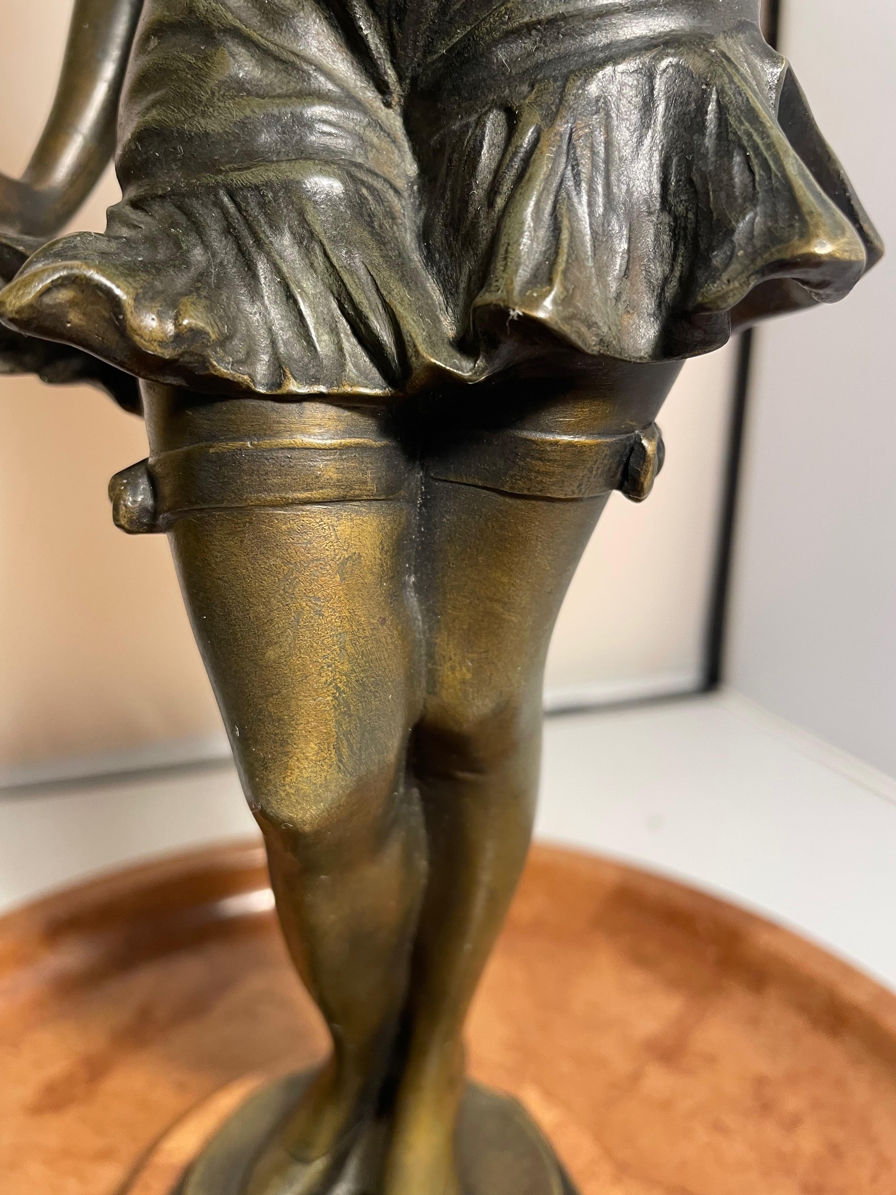 Bruno Zach Figurine féminine en bronze 