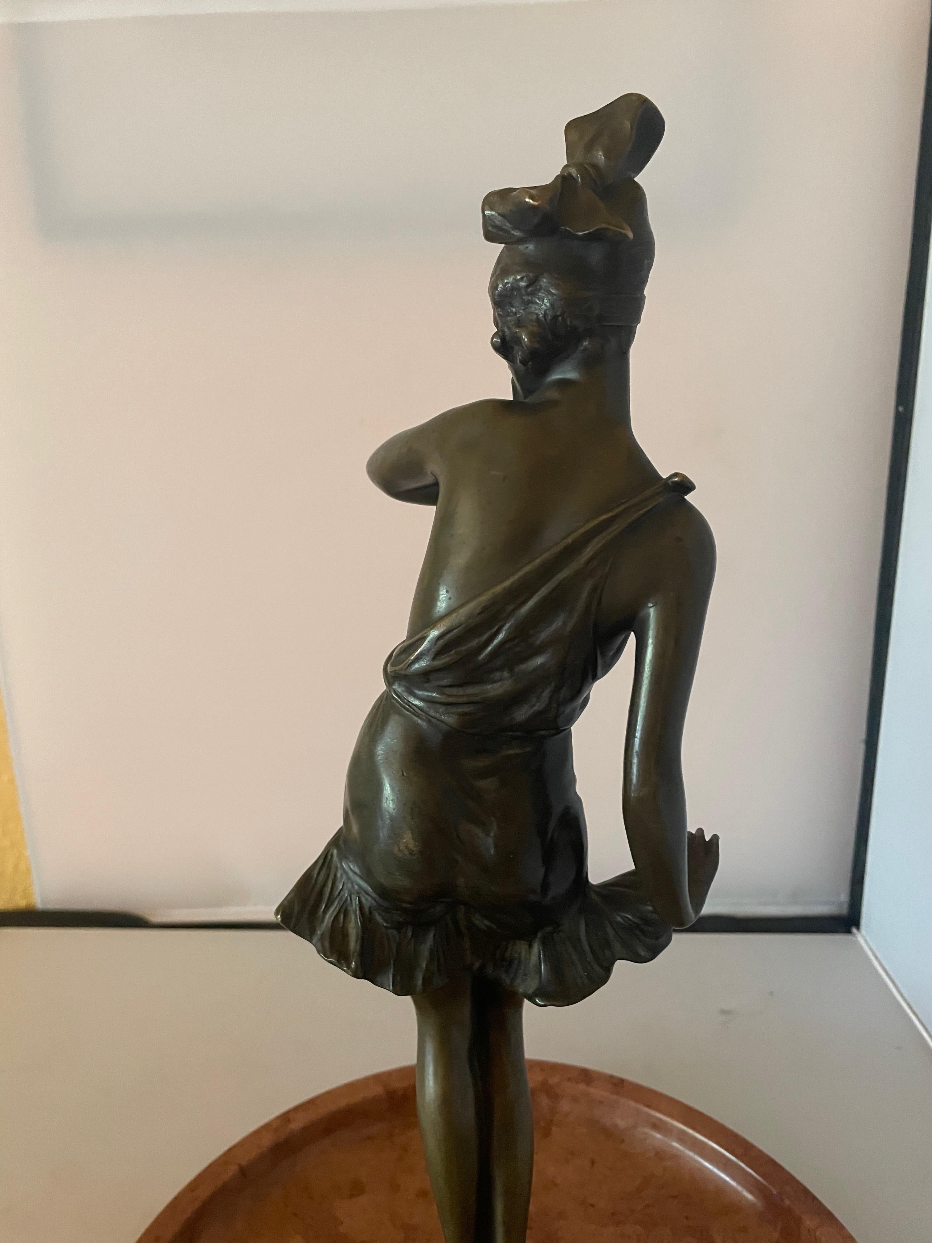 Bruno Zach Figurine féminine en bronze 