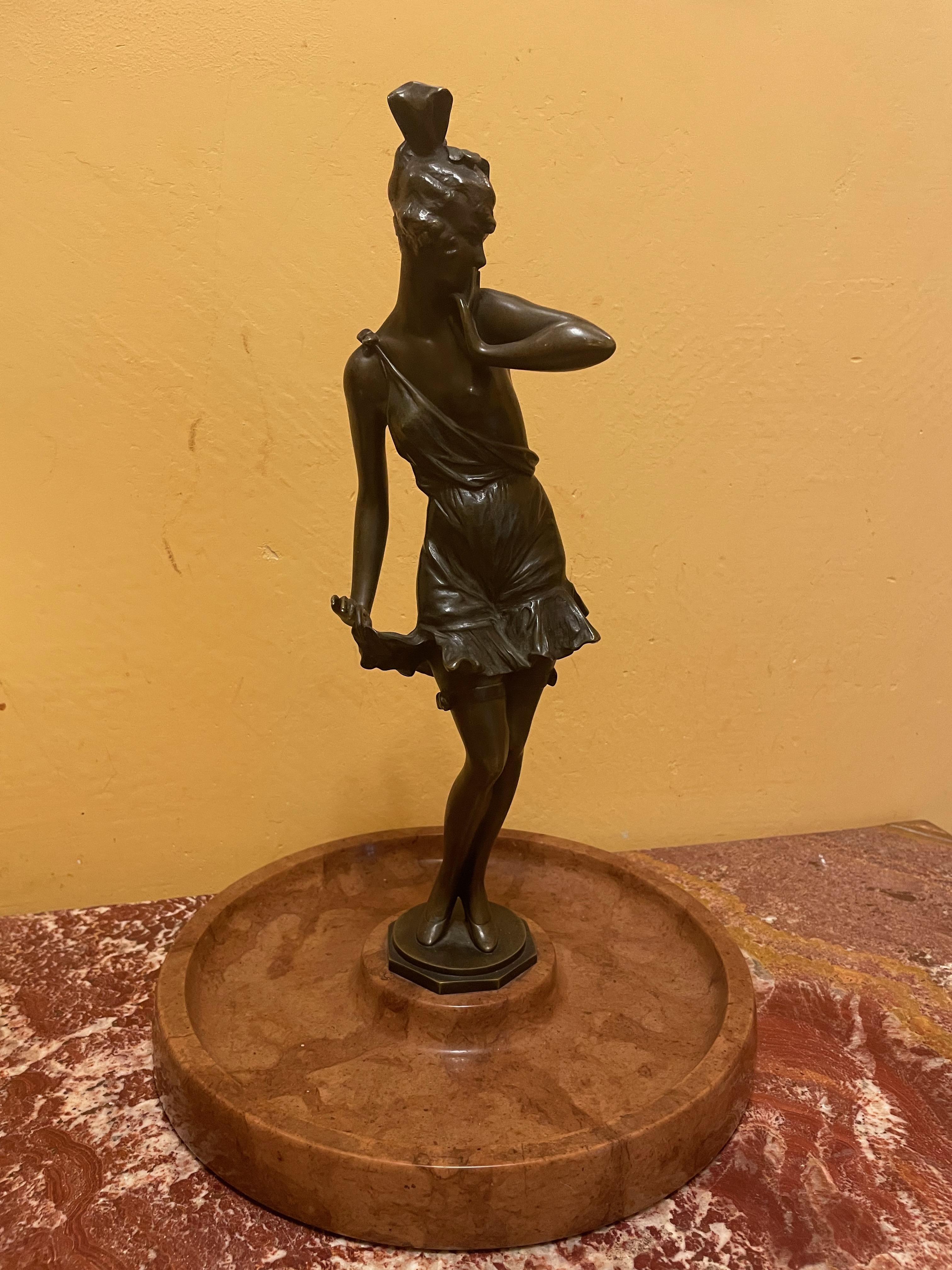 Effet bronze Bruno Zach Figurine féminine en bronze 