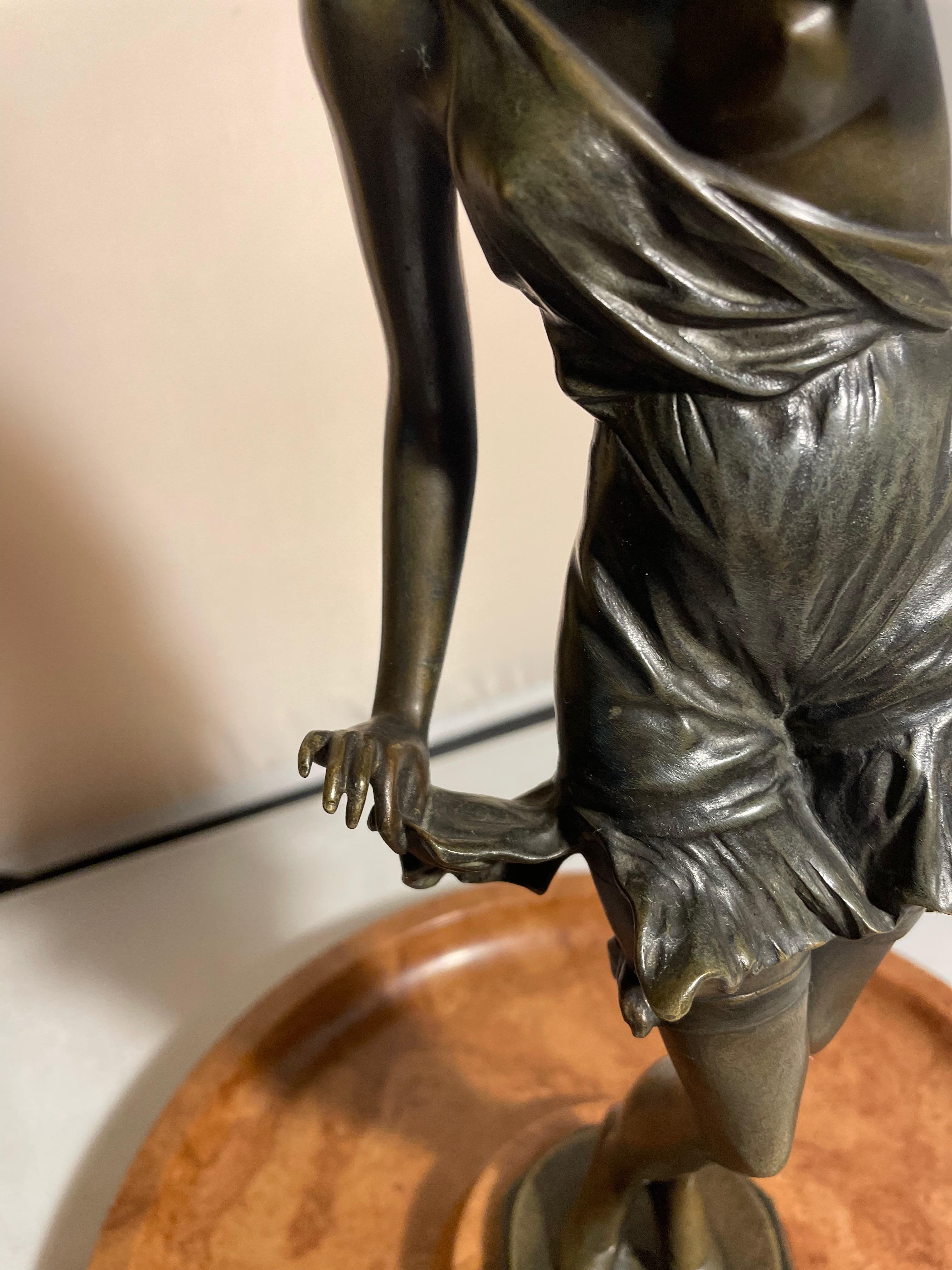 Début du 20ème siècle Bruno Zach Figurine féminine en bronze 