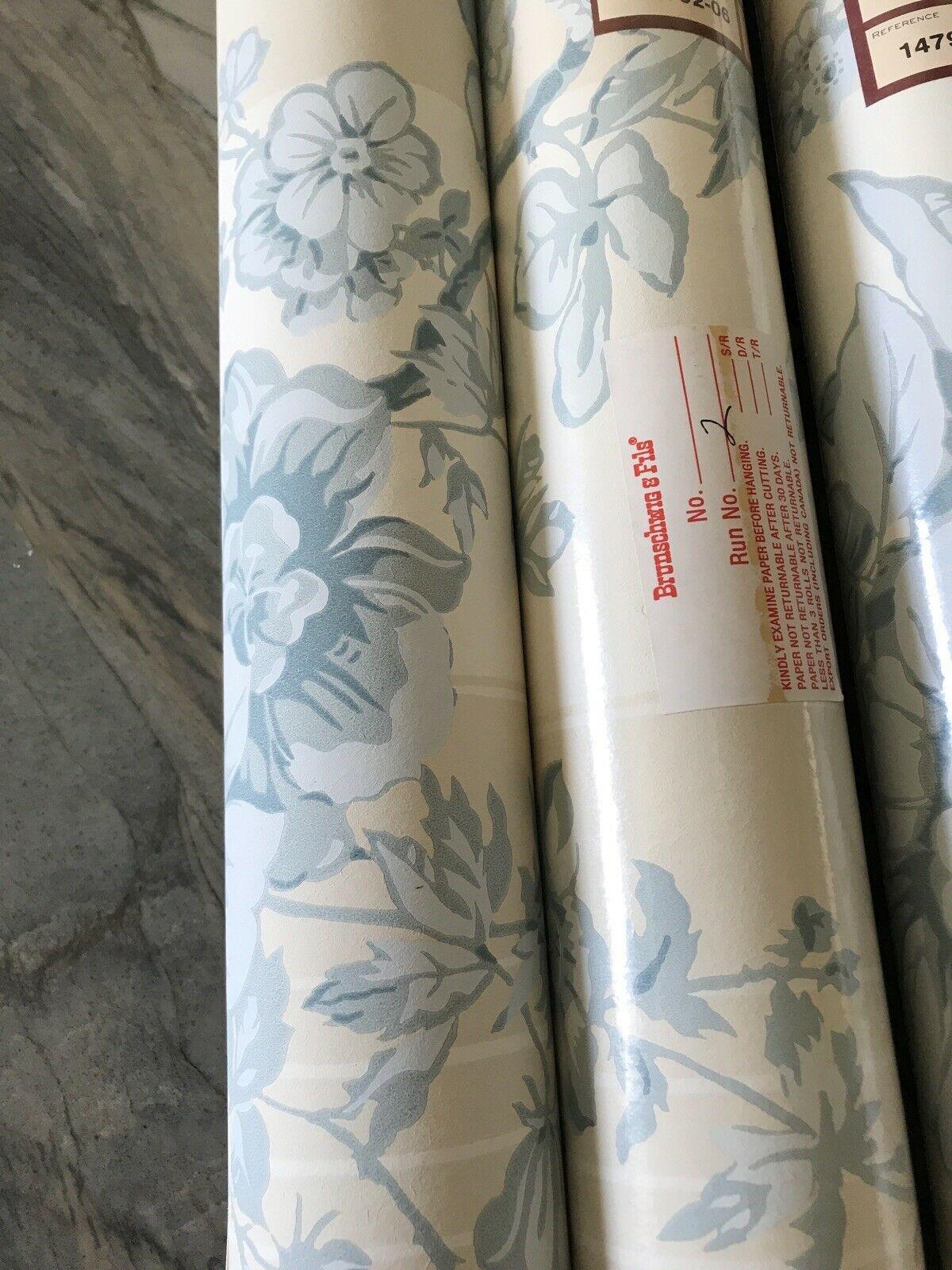 Provincial français Brunschwig & Fils - Papier peint à imprimé à la main à imprimé floral bleu en forme de couronne  en vente