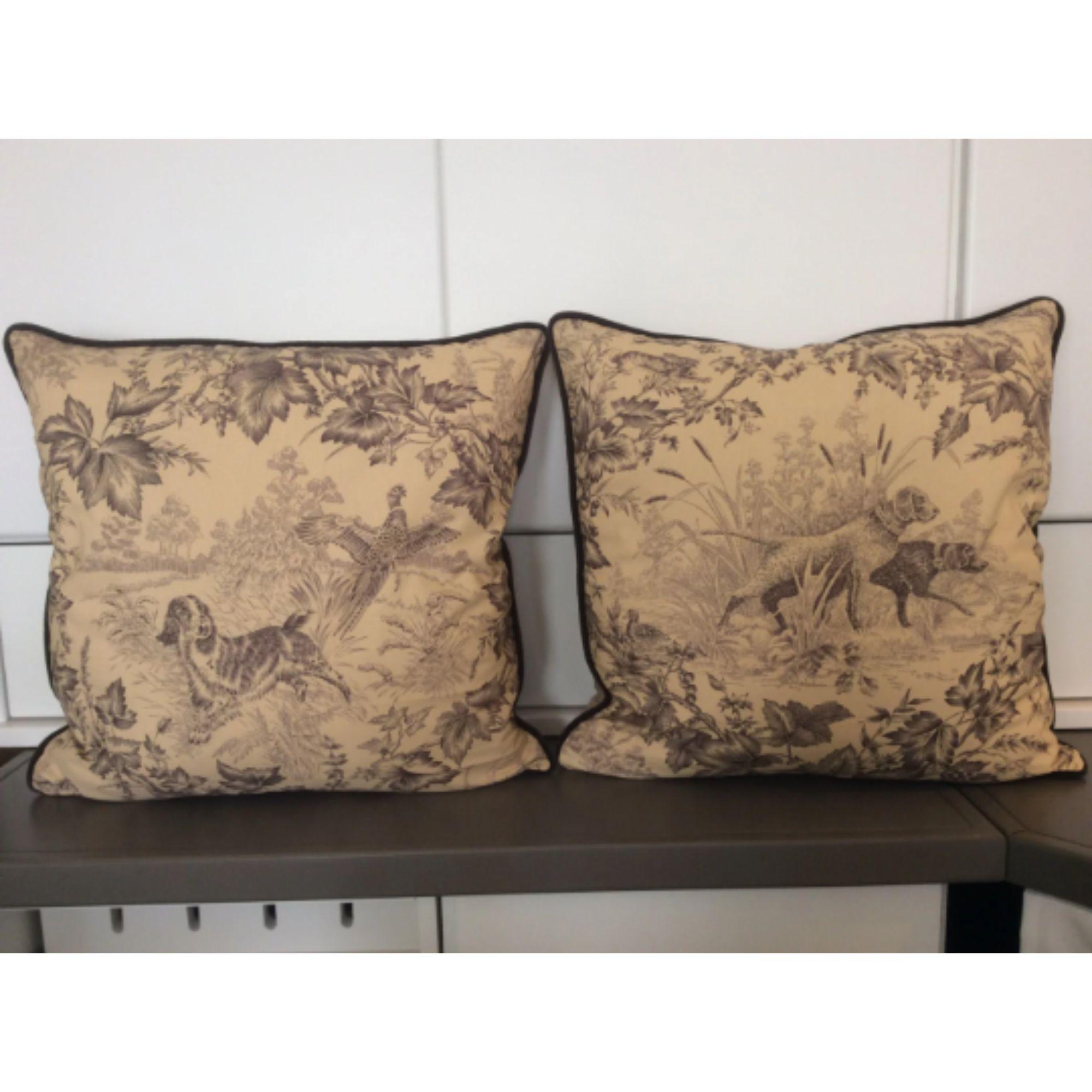 American Brunschwig & Fils “On Point”-Hunting Toile in Tobacco and Cream-Pillows - a Pair For Sale
