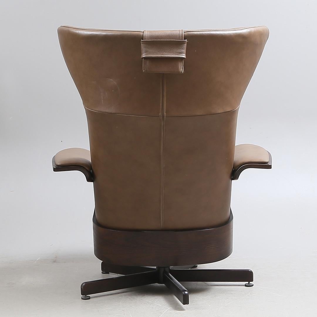 Brunstad Møbler Amanda Leather Armchair with Ottoman In Good Condition For Sale In Vienna, AT