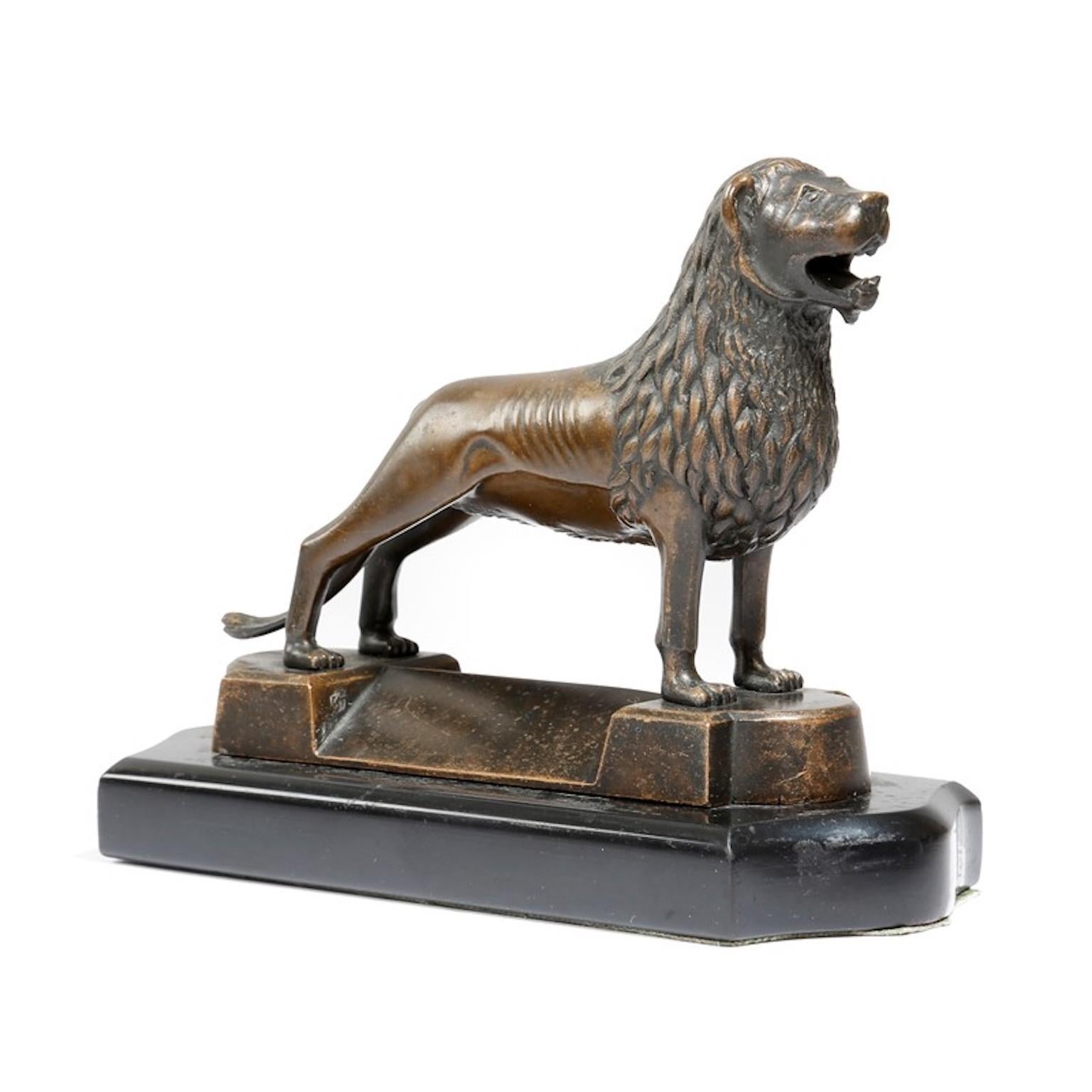 Brunswick Lion Bronze German Model Black Marble, 19th Century In Good Condition For Sale In BUNGAY, SUFFOLK