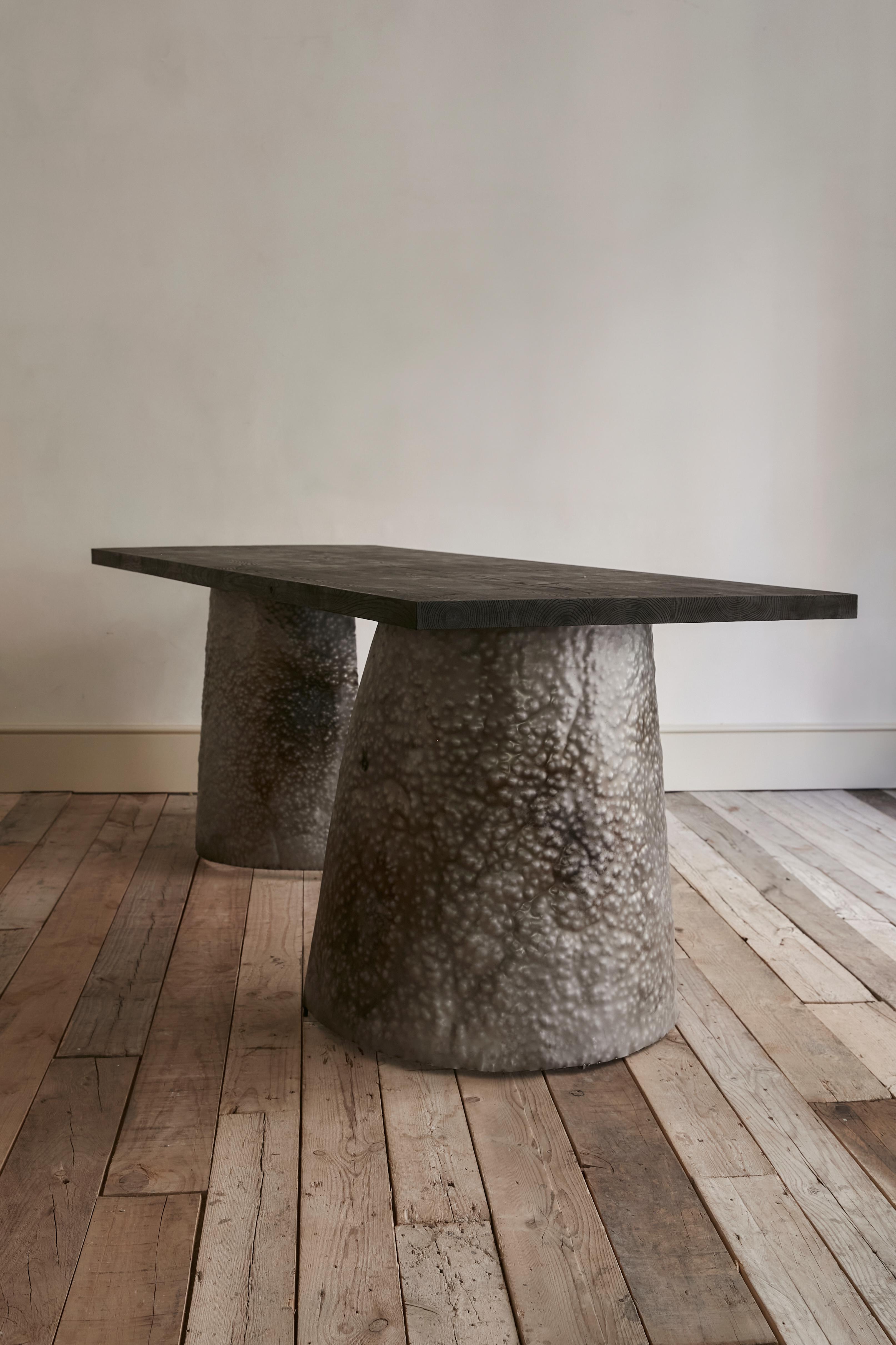 Bruo hammered steel & burned wood dining table and stools, contemporary handmade In New Condition For Sale In MADRID, ES