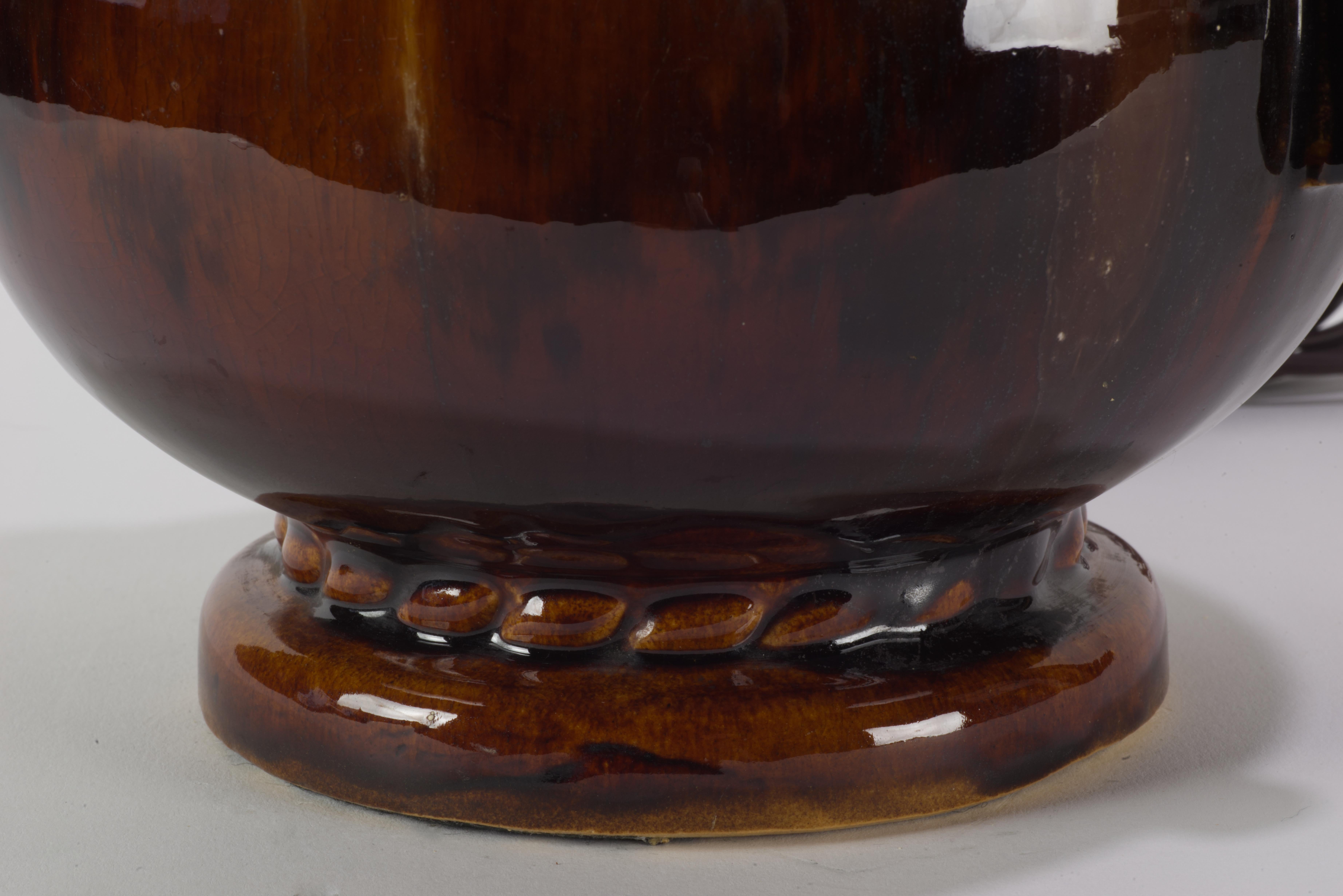 Brush Mccoy Art Déco Céramique en forme d'urne Brown Drip Glaze Accent Table en vente 3