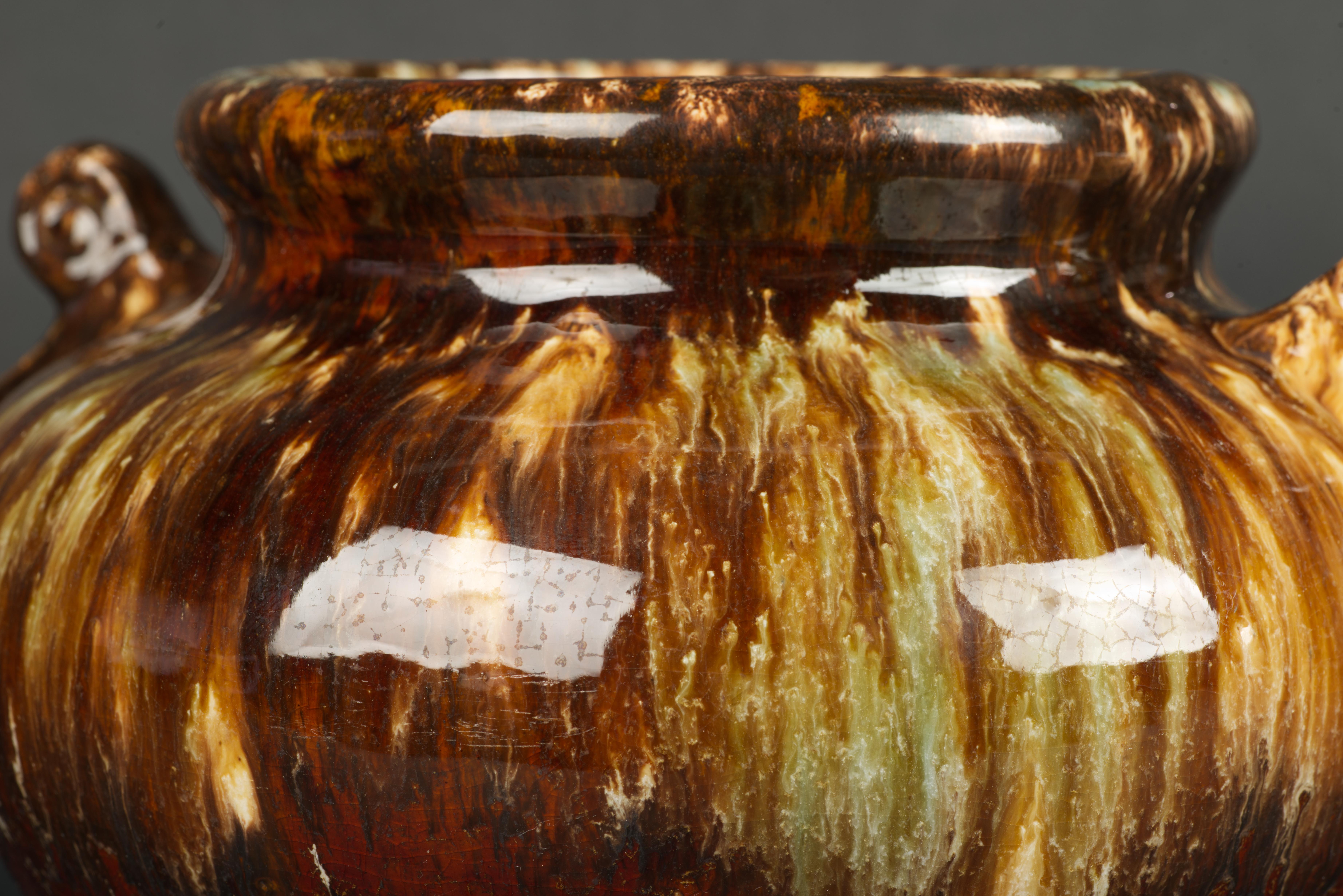 Brush Mccoy Art Deco Vaso a urna in ceramica marrone con smalto a goccia 1930s in vendita 2