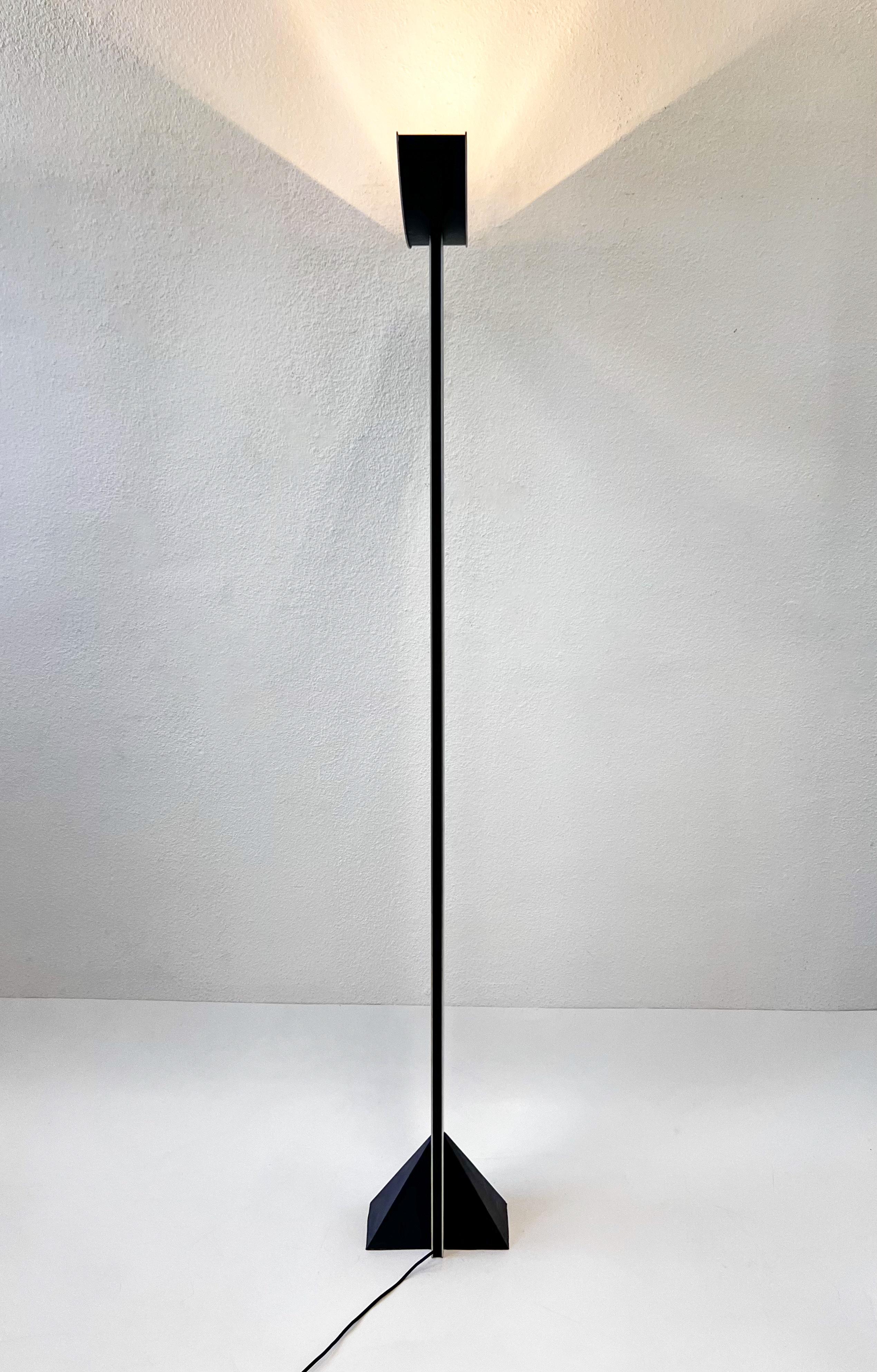 Moderne Lampadaire torchère en acier inoxydable brossé de Robert Sonneman pour George Kovacs en vente